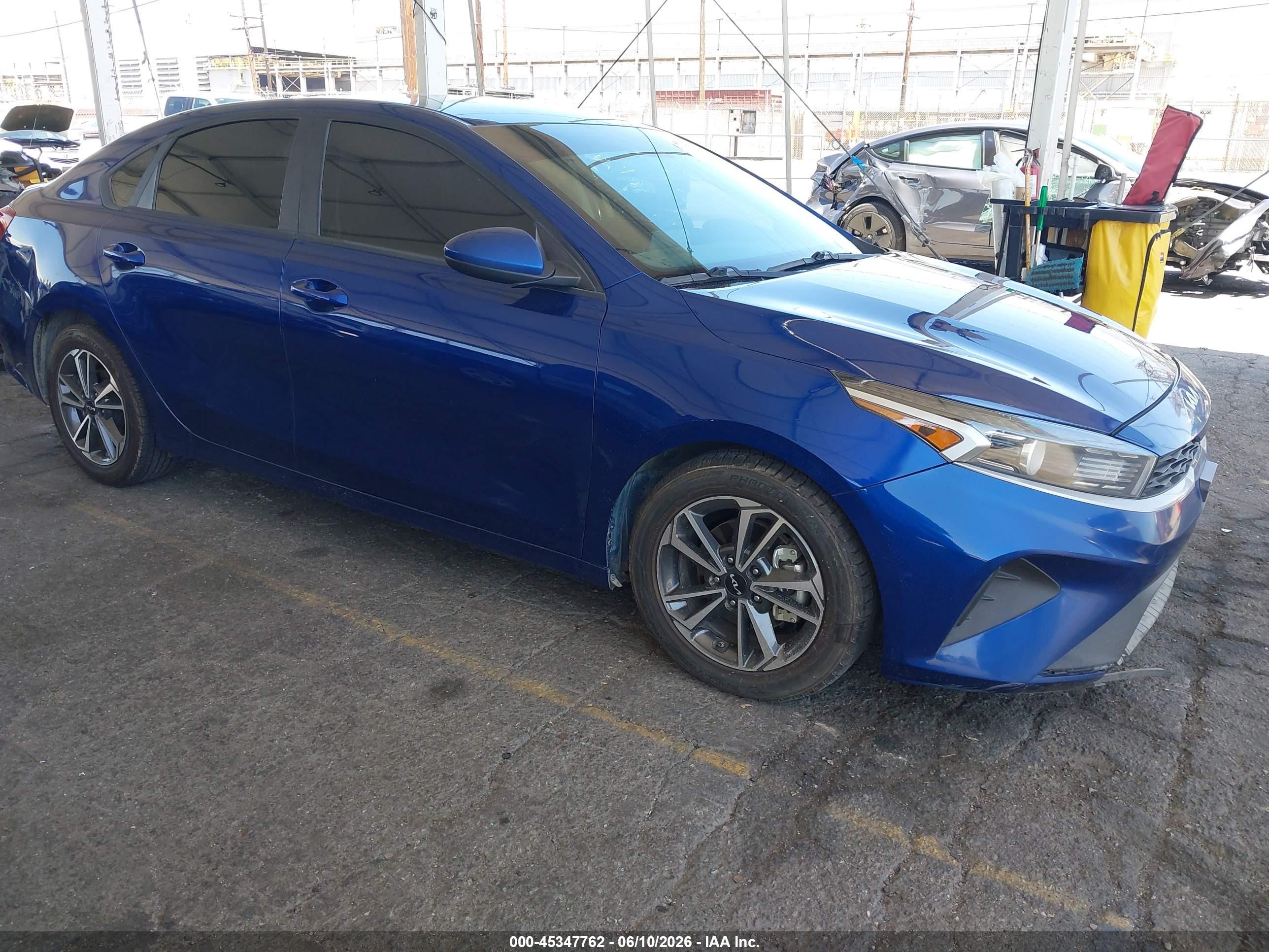 2023 Kia Forte LXS, VIN 3KPF24AD5PE607588 — Front end