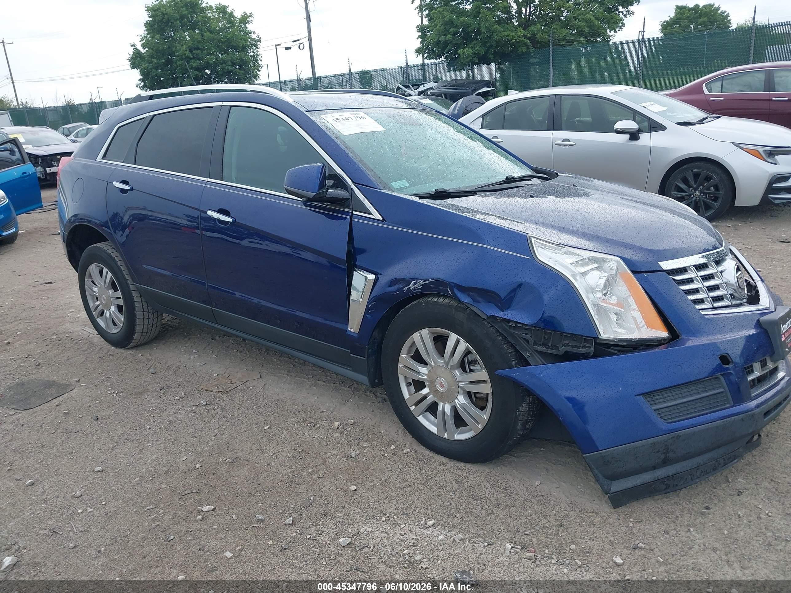 2013 Cadillac SRX Luxury Collection, VIN 3GYFNGE3XDS572418 — Front end