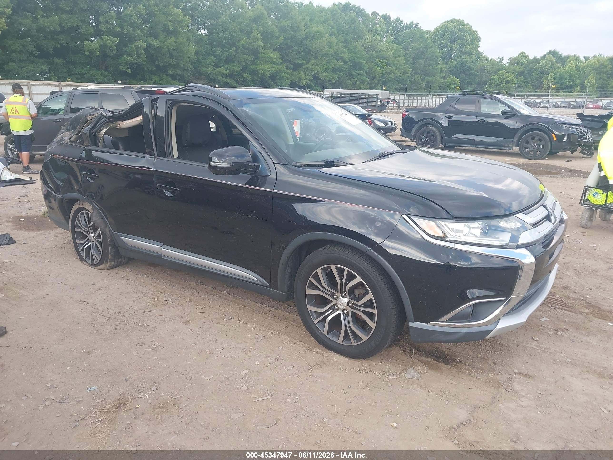 2016 Mitsubishi Outlander SE, VIN JA4AD3A37GZ061705 — Крыша