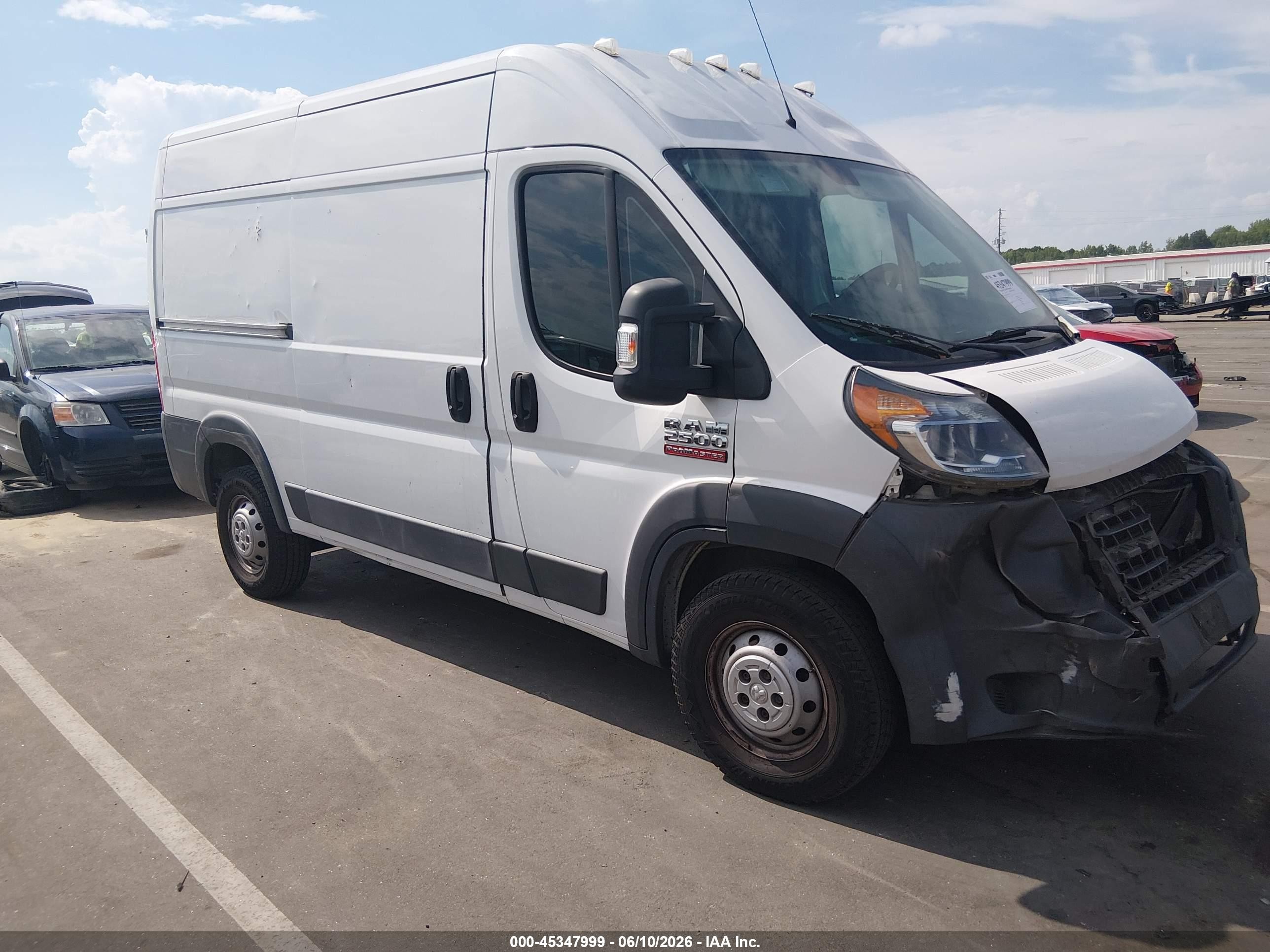 2014 Ram ProMaster Cargo, VIN 3C6TRVCG4EE123198 — Front end