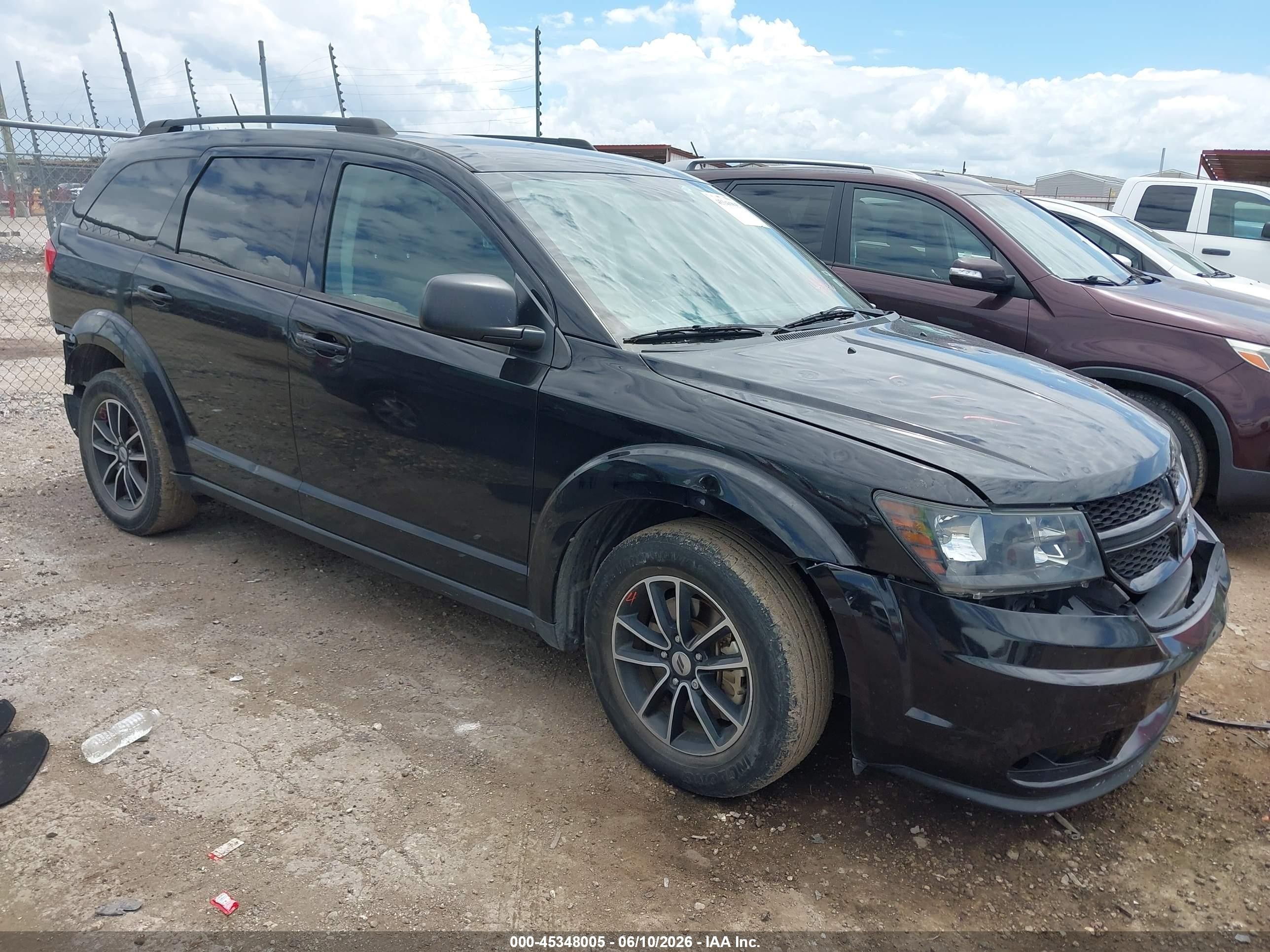 2018 Dodge Journey SE, VIN 3C4PDCAB5JT242016 — Front end