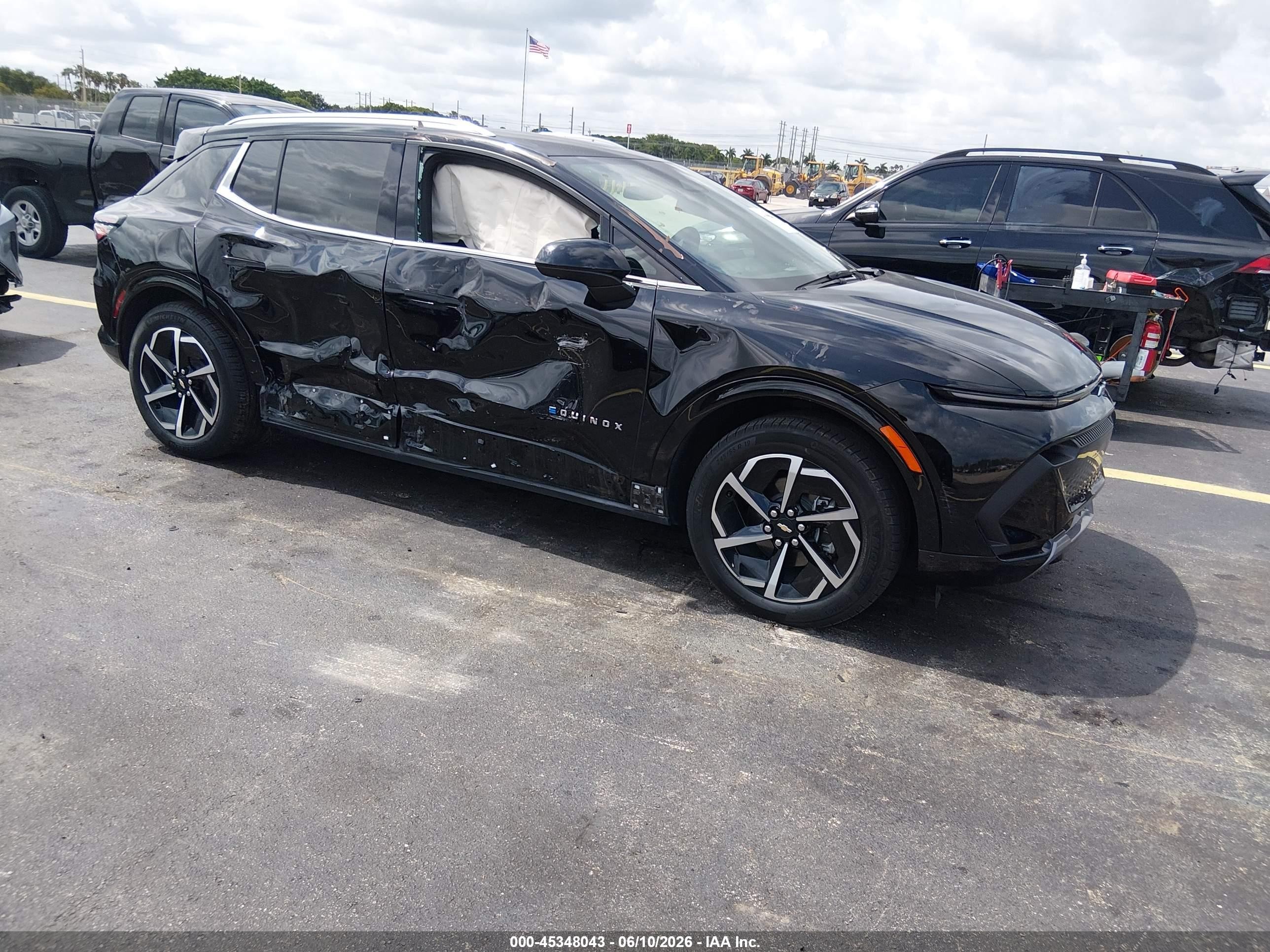 2025 Chevrolet Equinox EV LT2, VIN 3GN7DNRP8SS265963 — Side