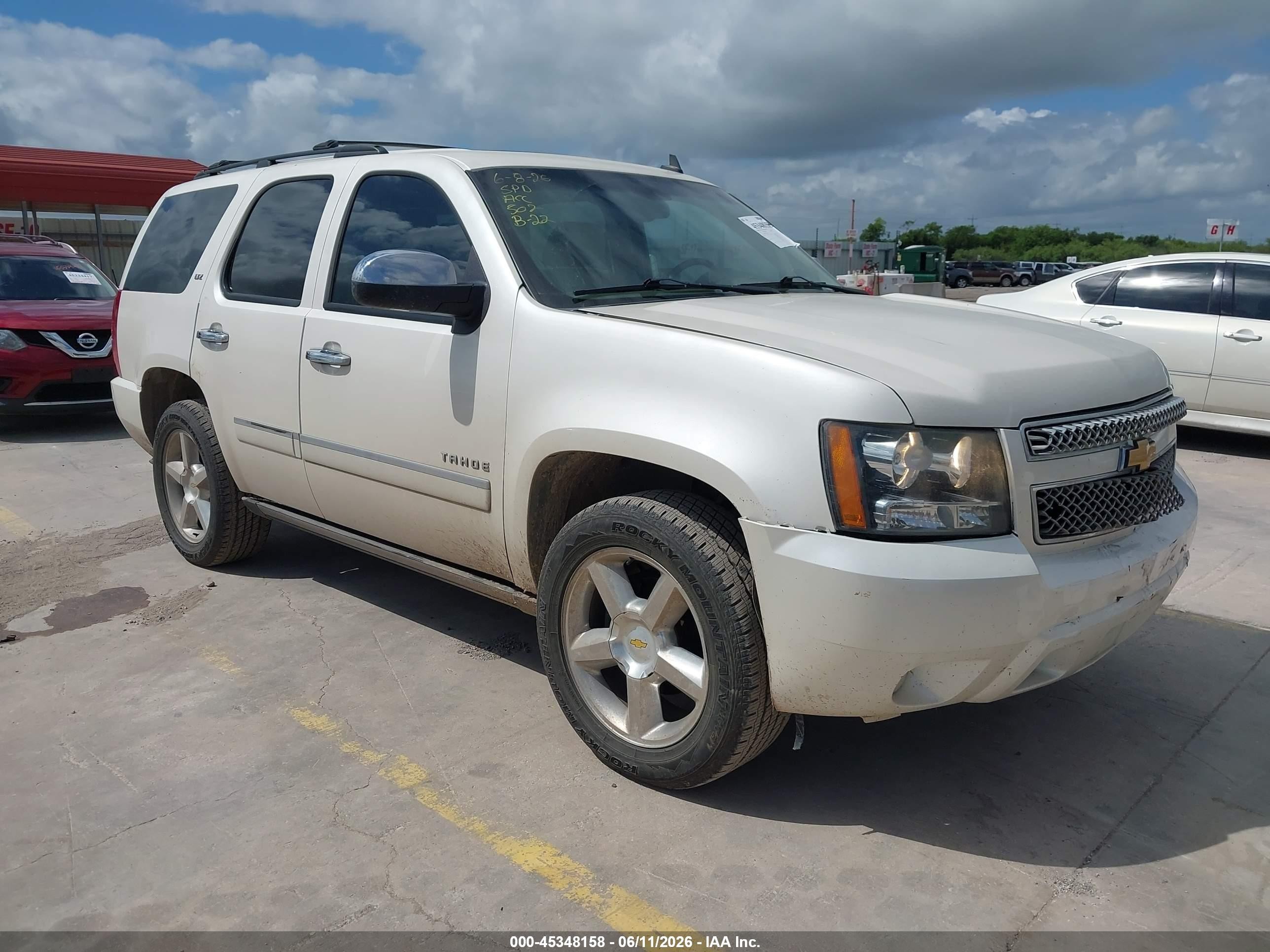 2012 Chevrolet Tahoe LTZ, VIN 1GNSCCE02CR308367 — Front end