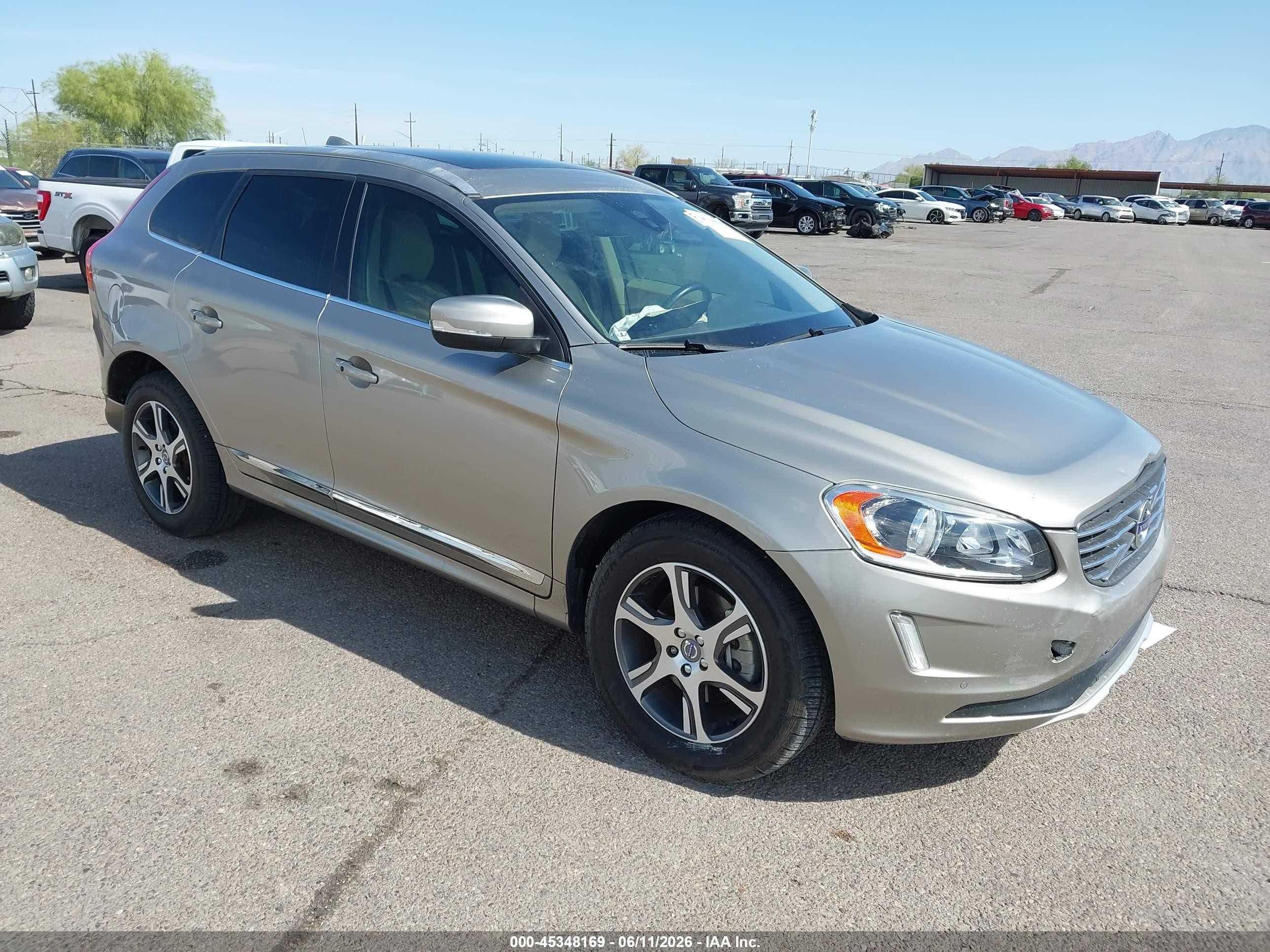 2015 Volvo XC60 T6 Drive-E, VIN YV449MDKXF2737470 — Rear end