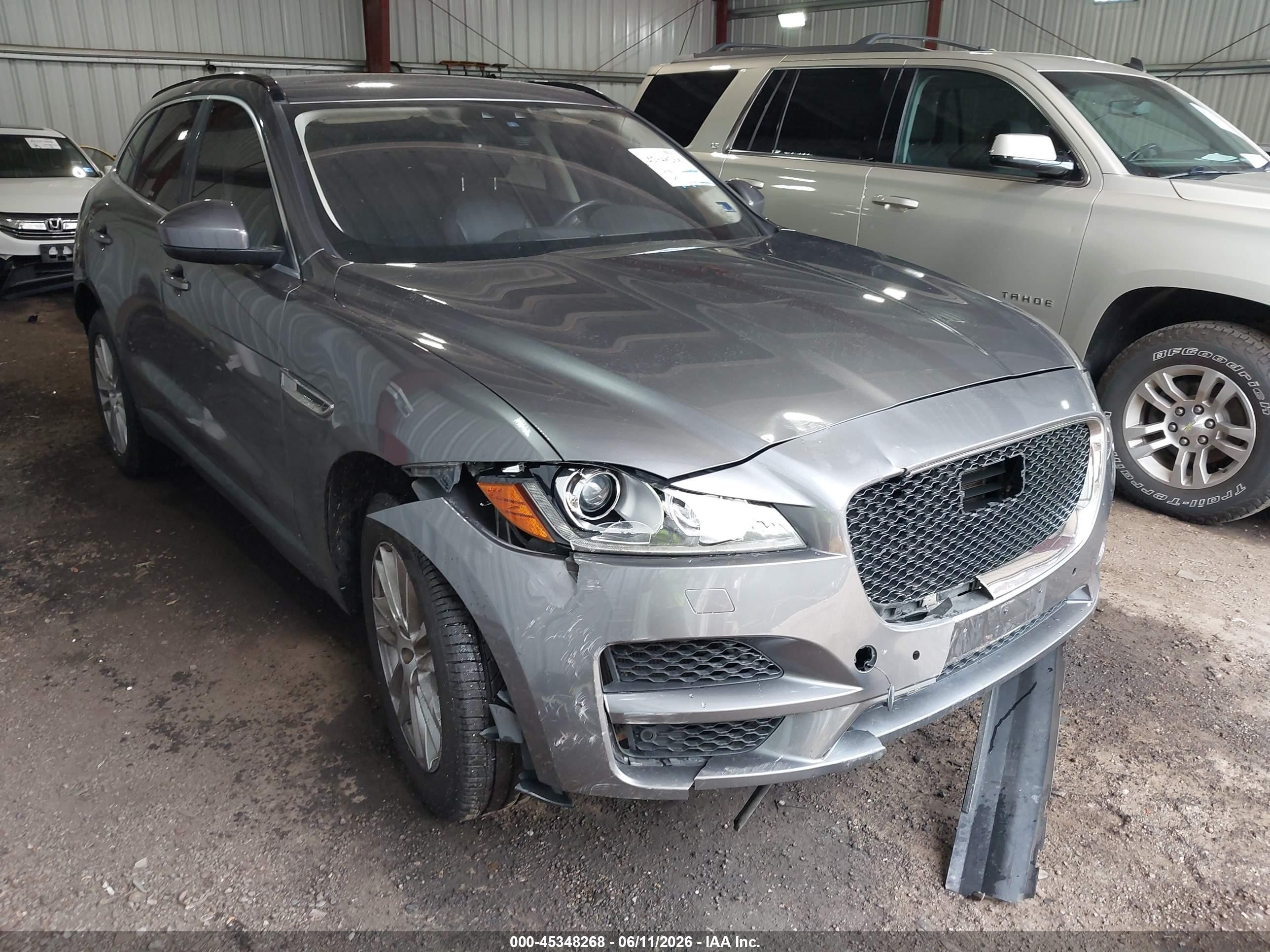 2019 Jaguar F-Pace 25t Prestige, VIN SADCK2FX0KA352231 — Front end