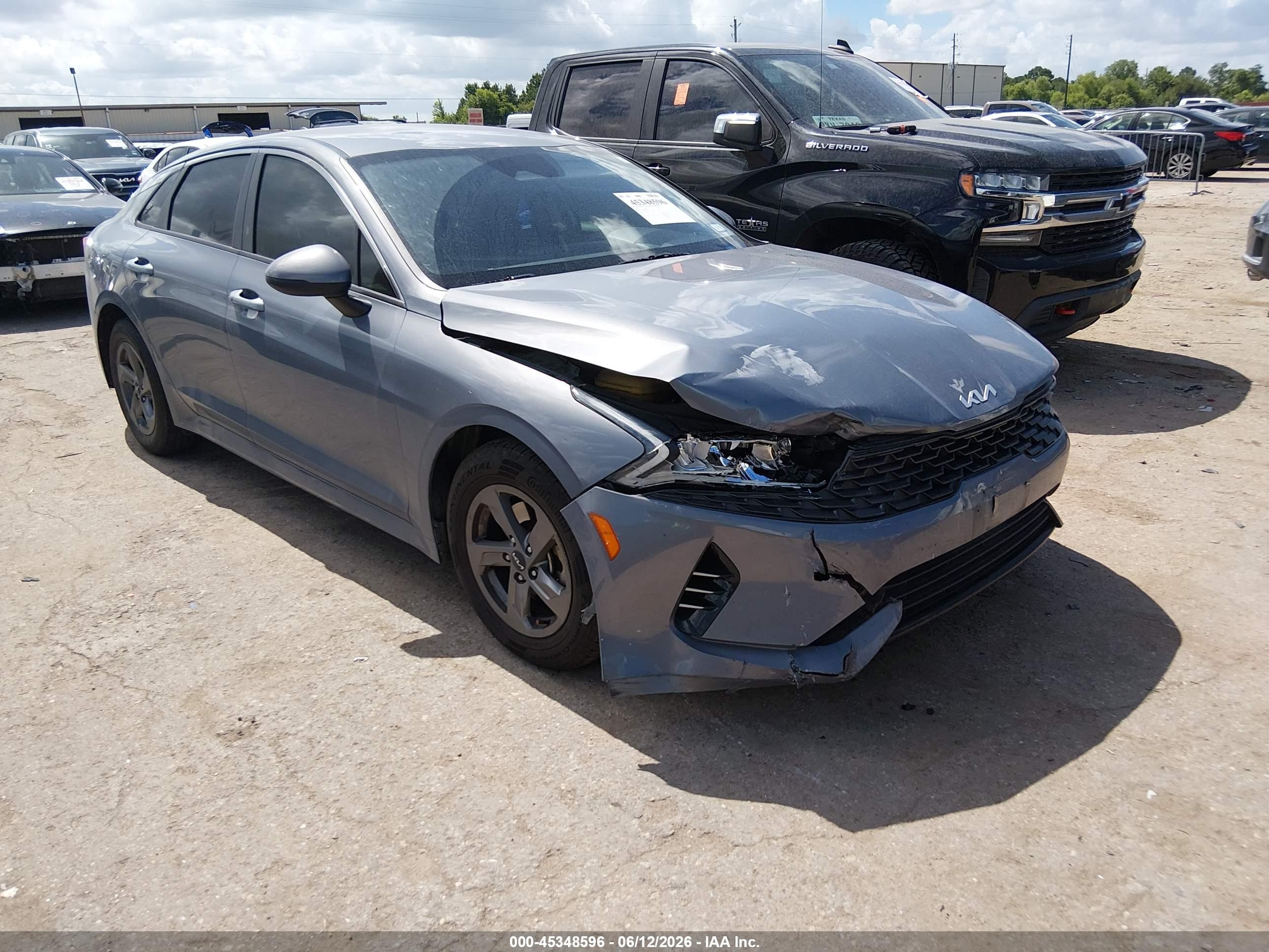 2022 Kia K5 LXS, VIN 5XXG14J24NG136088 — Front end