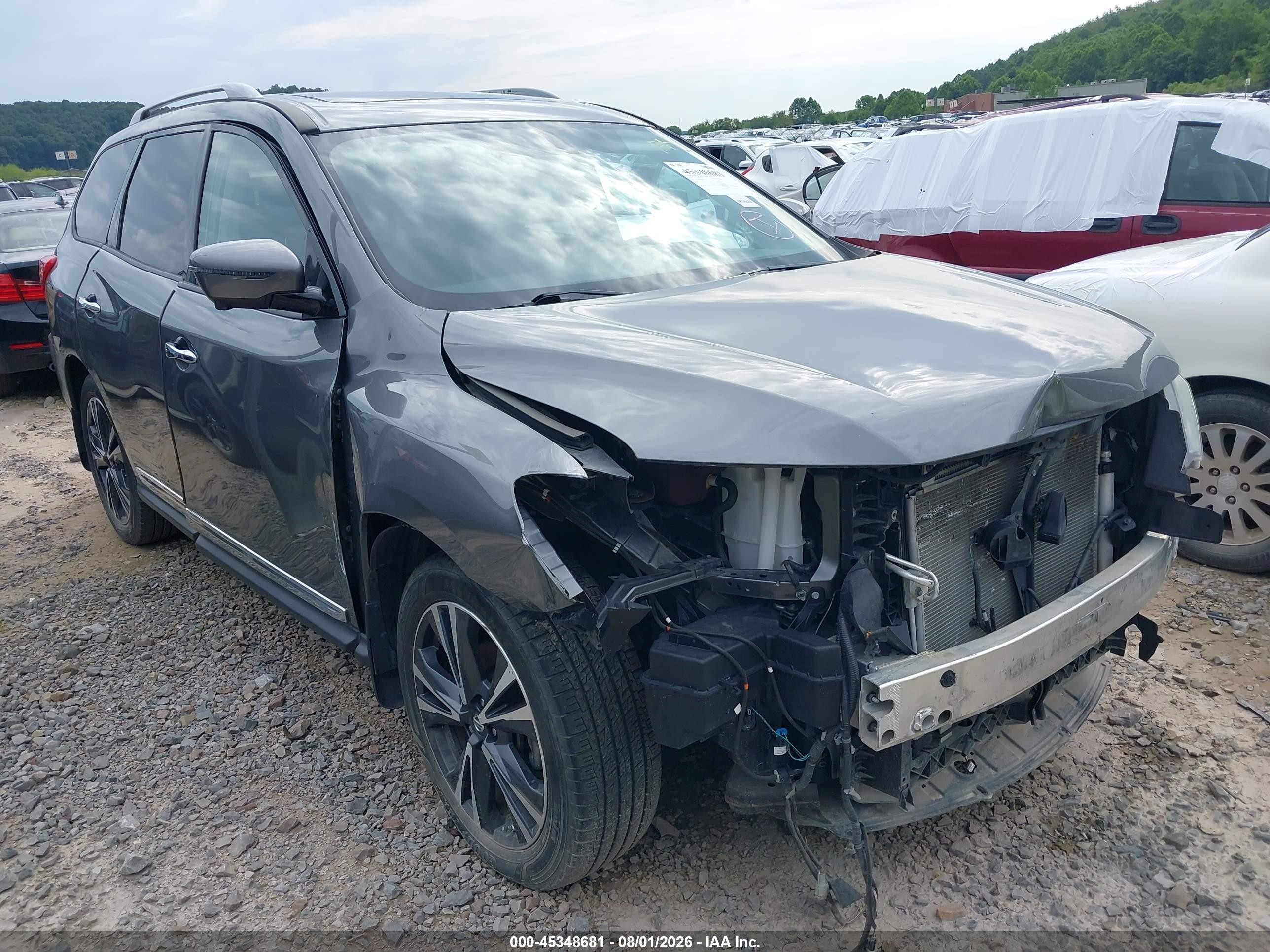 2018 Nissan Pathfinder SL, VIN 5N1DR2MM9JC643779 — Перед