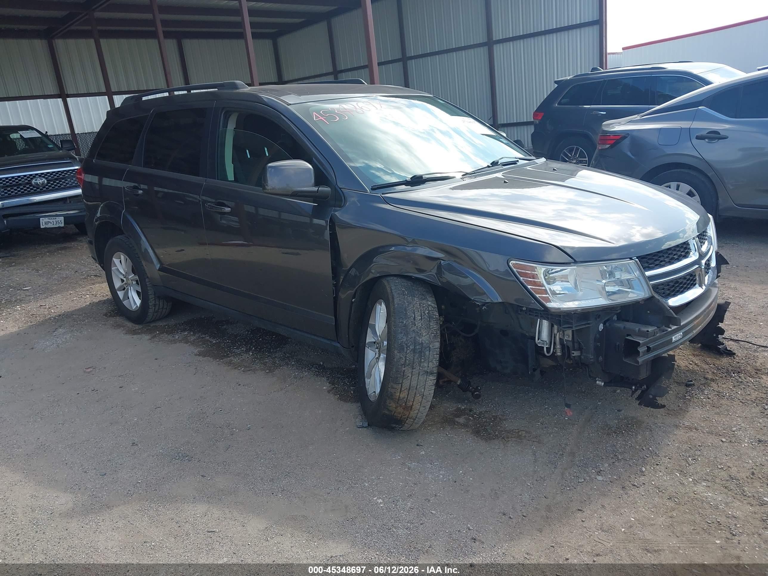 2017 Dodge Journey SXT, VIN 3C4PDCBB4HT527380 — Front end