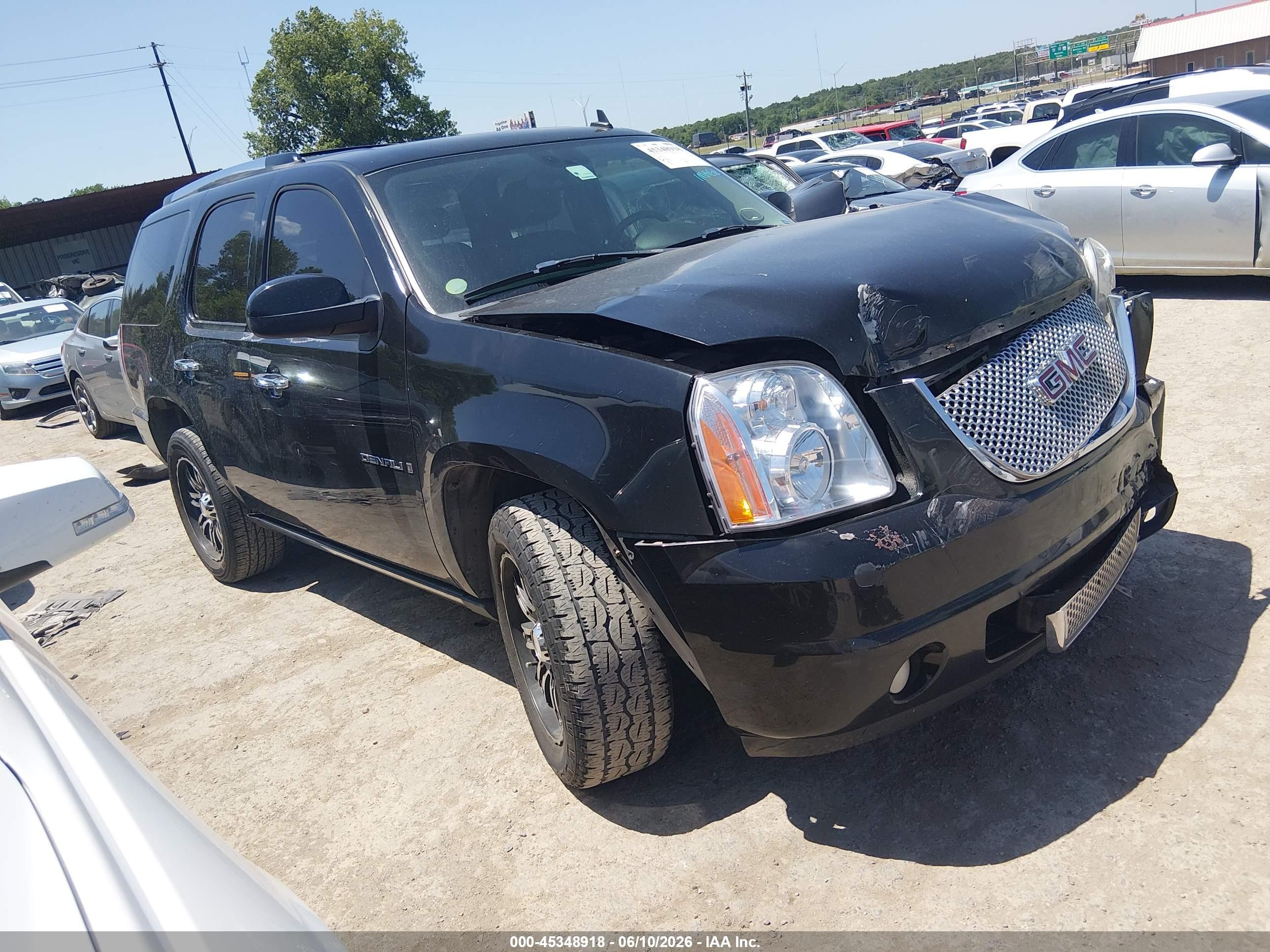 2007 GMC Yukon Denali, VIN 1GKFK63827J400580 — Front end
