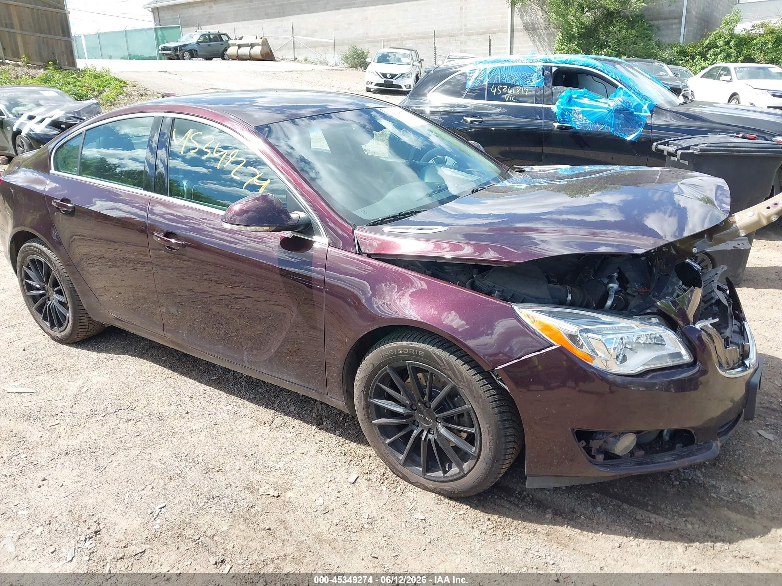 2017 Buick Regal Premium II, VIN 2G4GR5GX1H9139619 — Перед