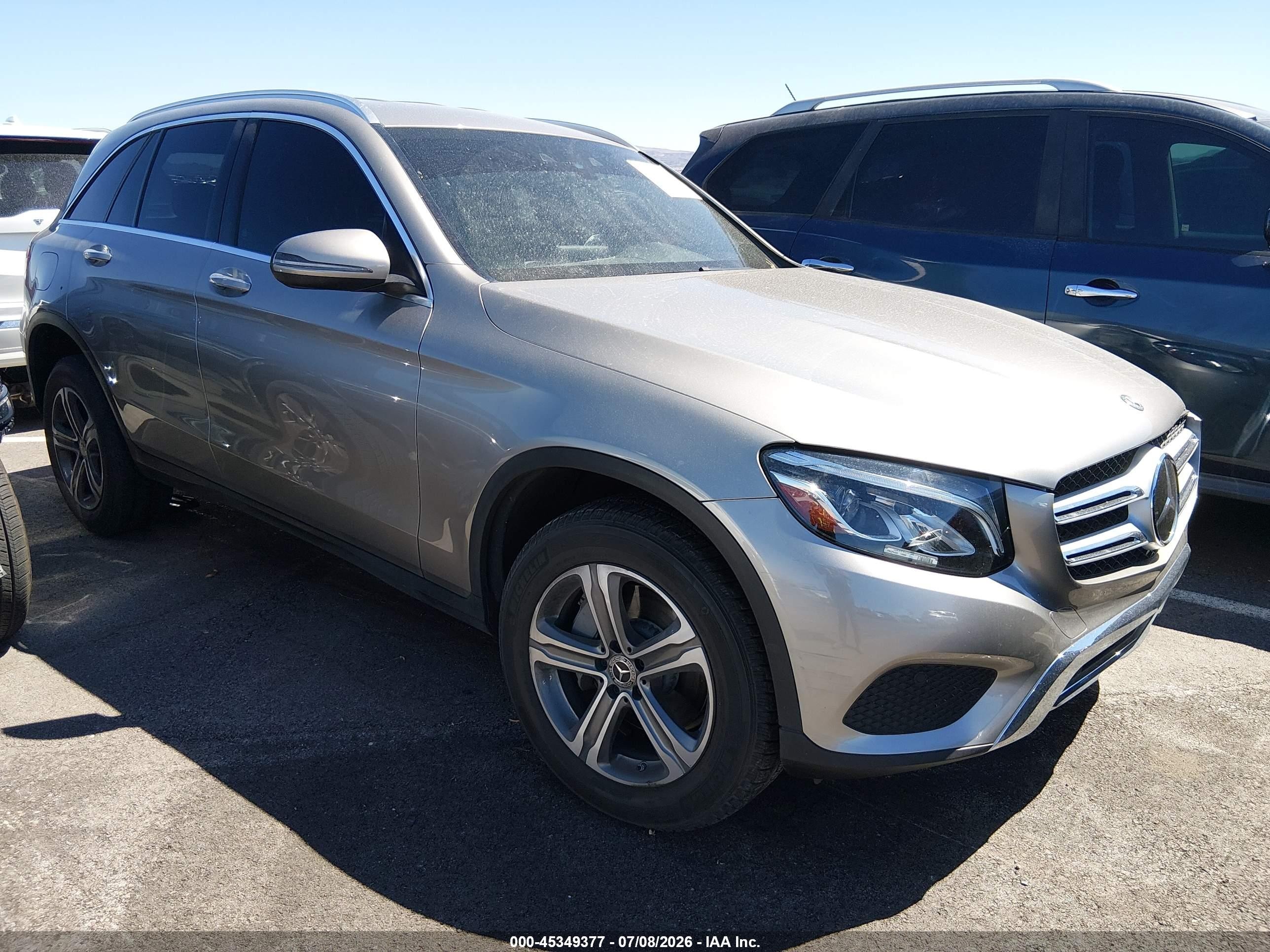 2019 Mercedes-Benz GLC 300, VIN WDC0G4JB9KV128773 — Front end