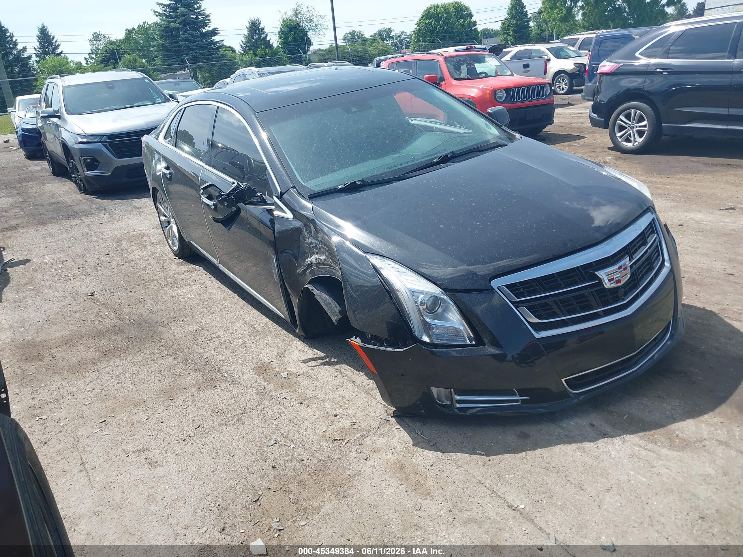 2017 Cadillac XTS Luxury, VIN 2G61M5S35H9118773 — Front end
