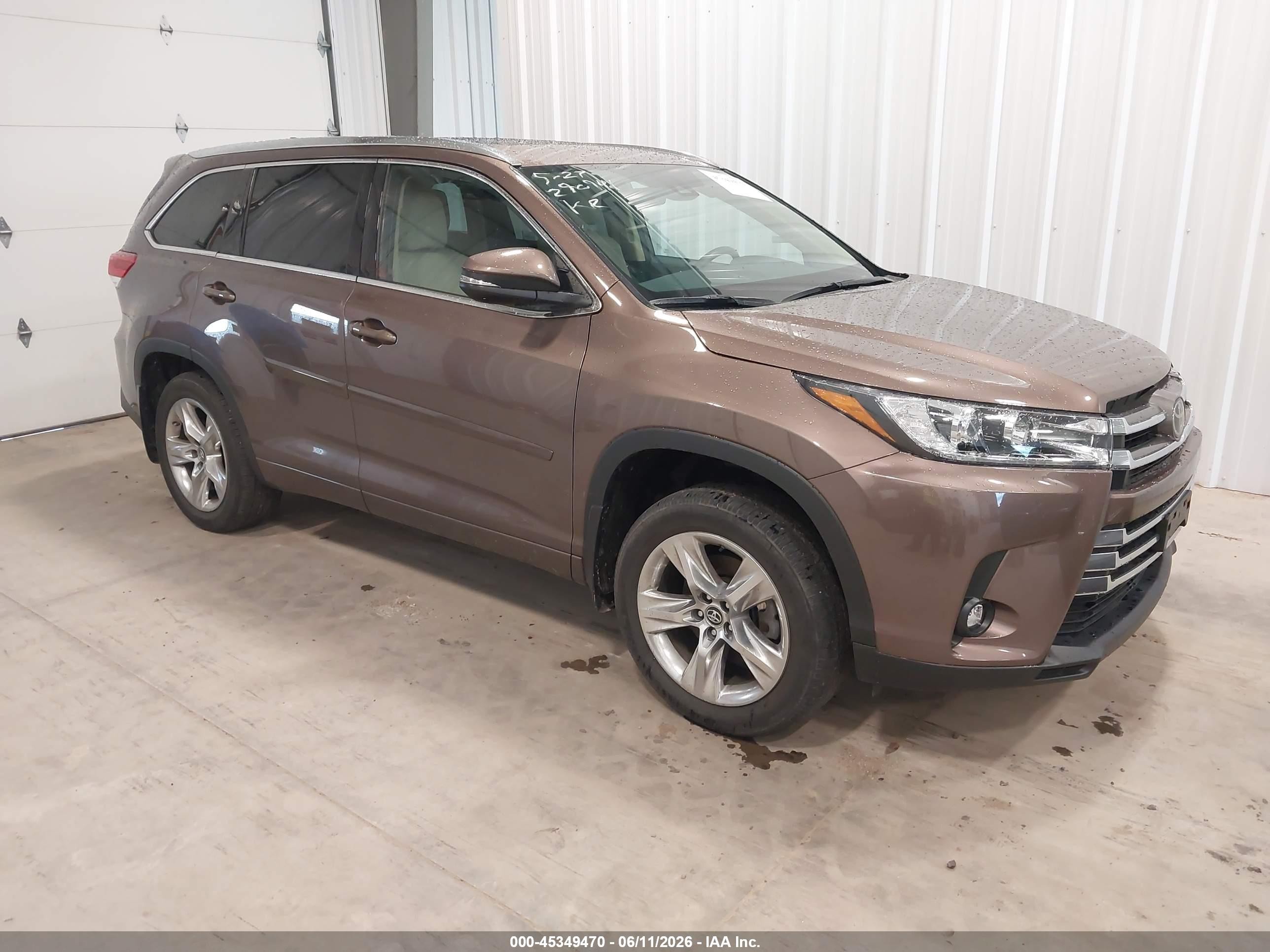 2019 Toyota Highlander Limited Platinum, VIN 5TDDZRFH0KS933227 — Rear end