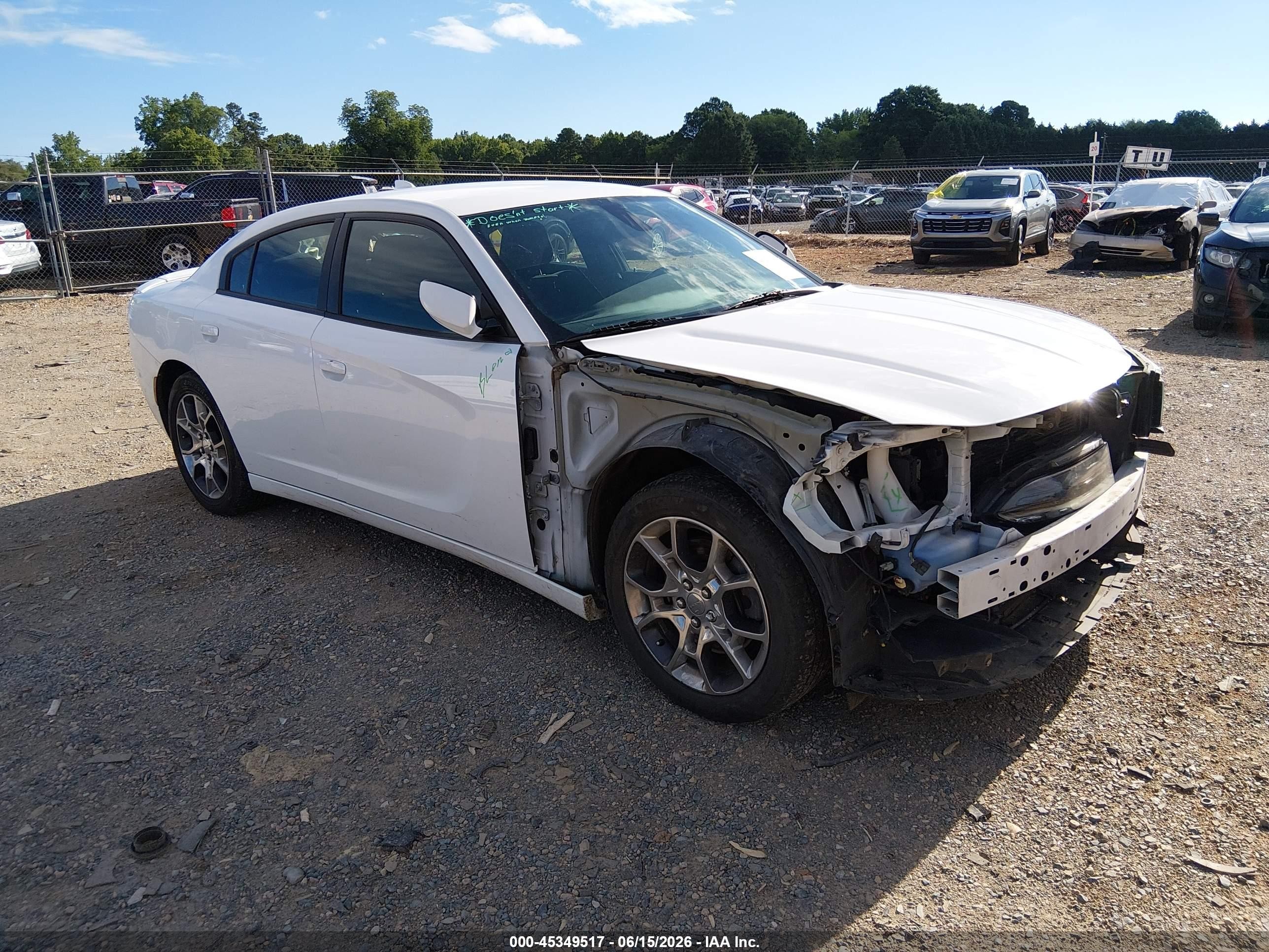 2015 Dodge Charger SXT, VIN 2C3CDXJG3FH929338 — Front end