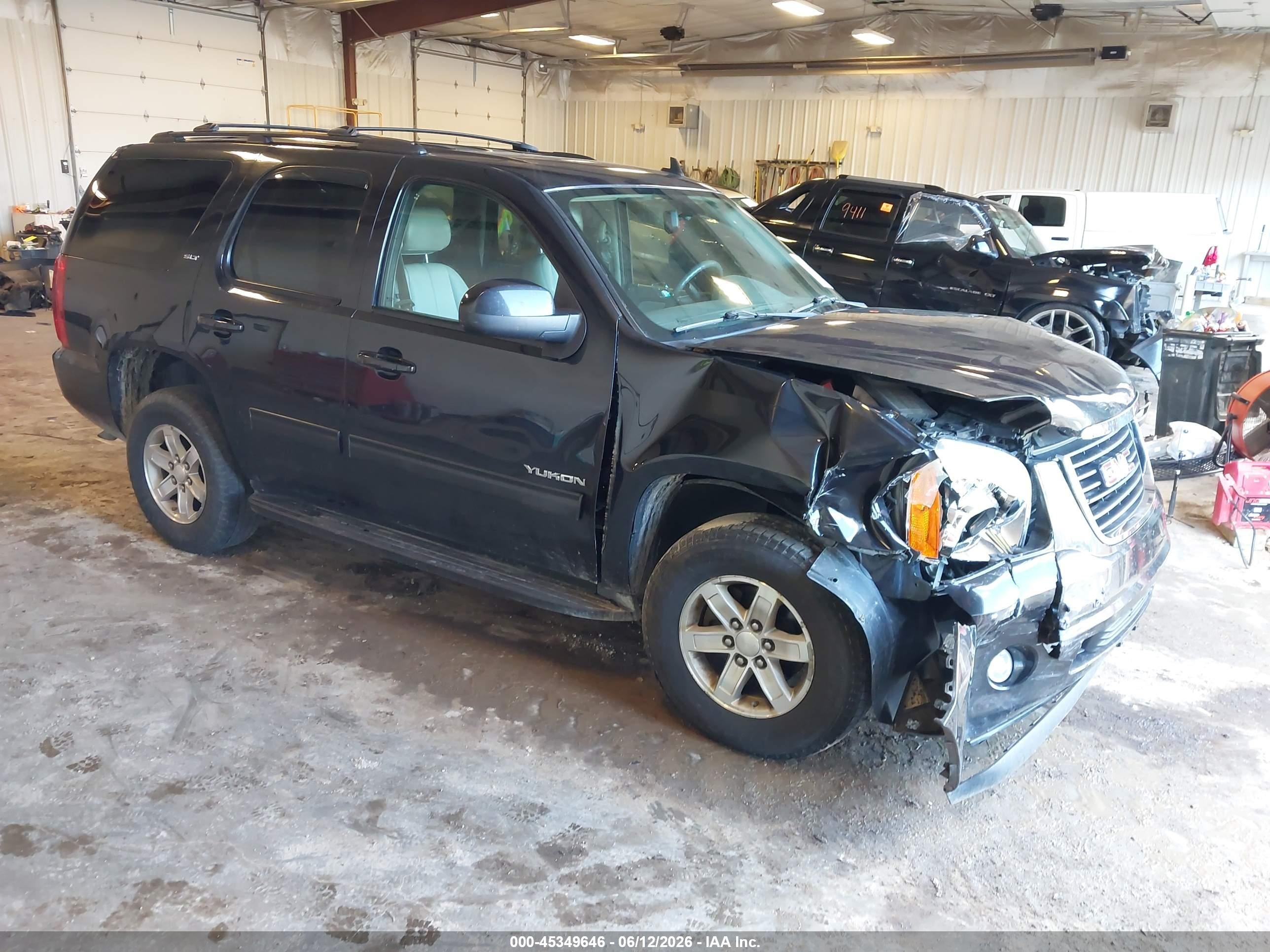 2012 GMC Yukon SLT, VIN 1GKS1CE04CR113907 — Front end