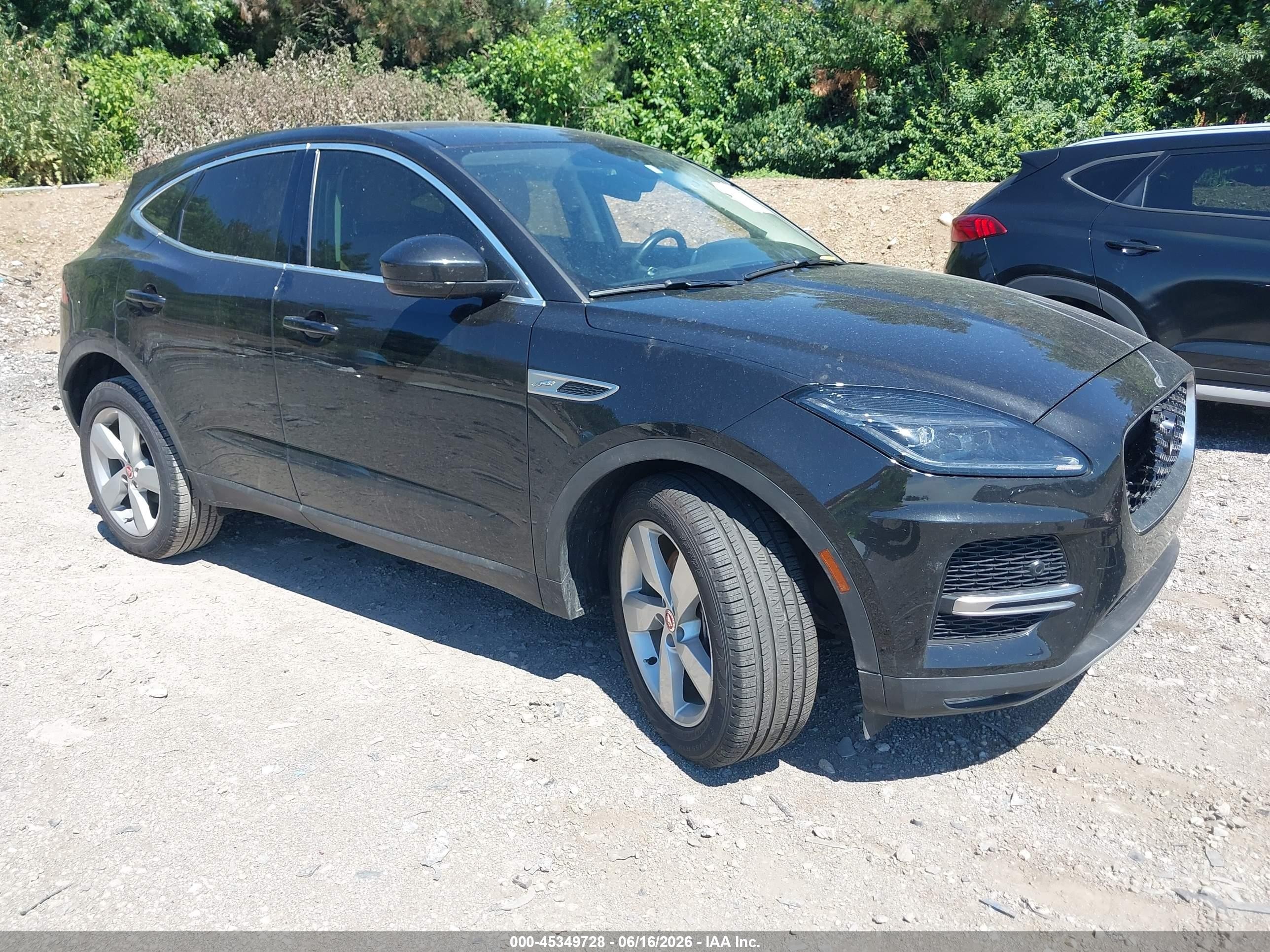 2022 Jaguar E-Pace SE, VIN SADFP2FXXN1029873 — Перед