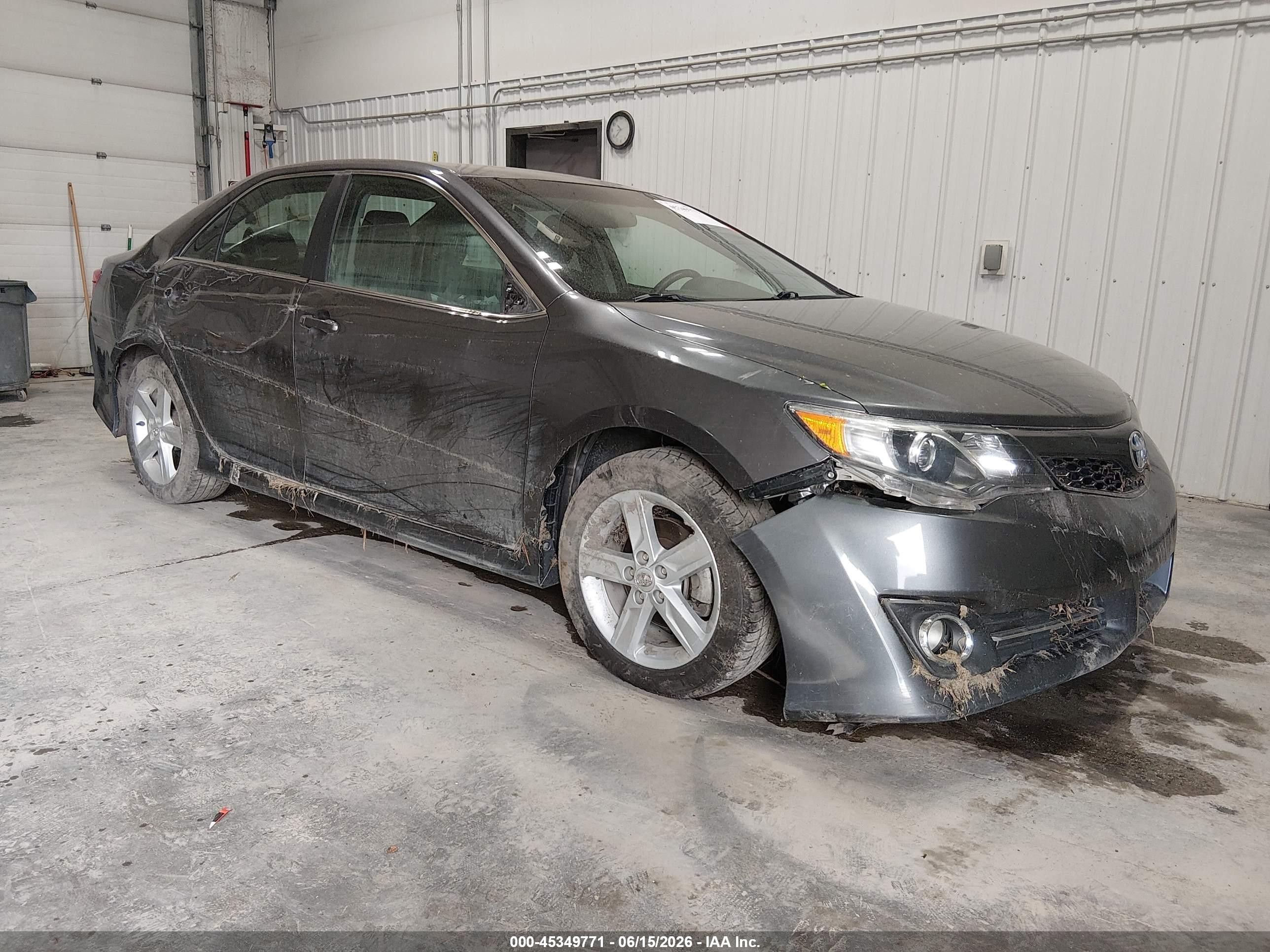 2013 Toyota Camry SE, VIN 4T1BF1FKXDU257554 — Fresh water flood