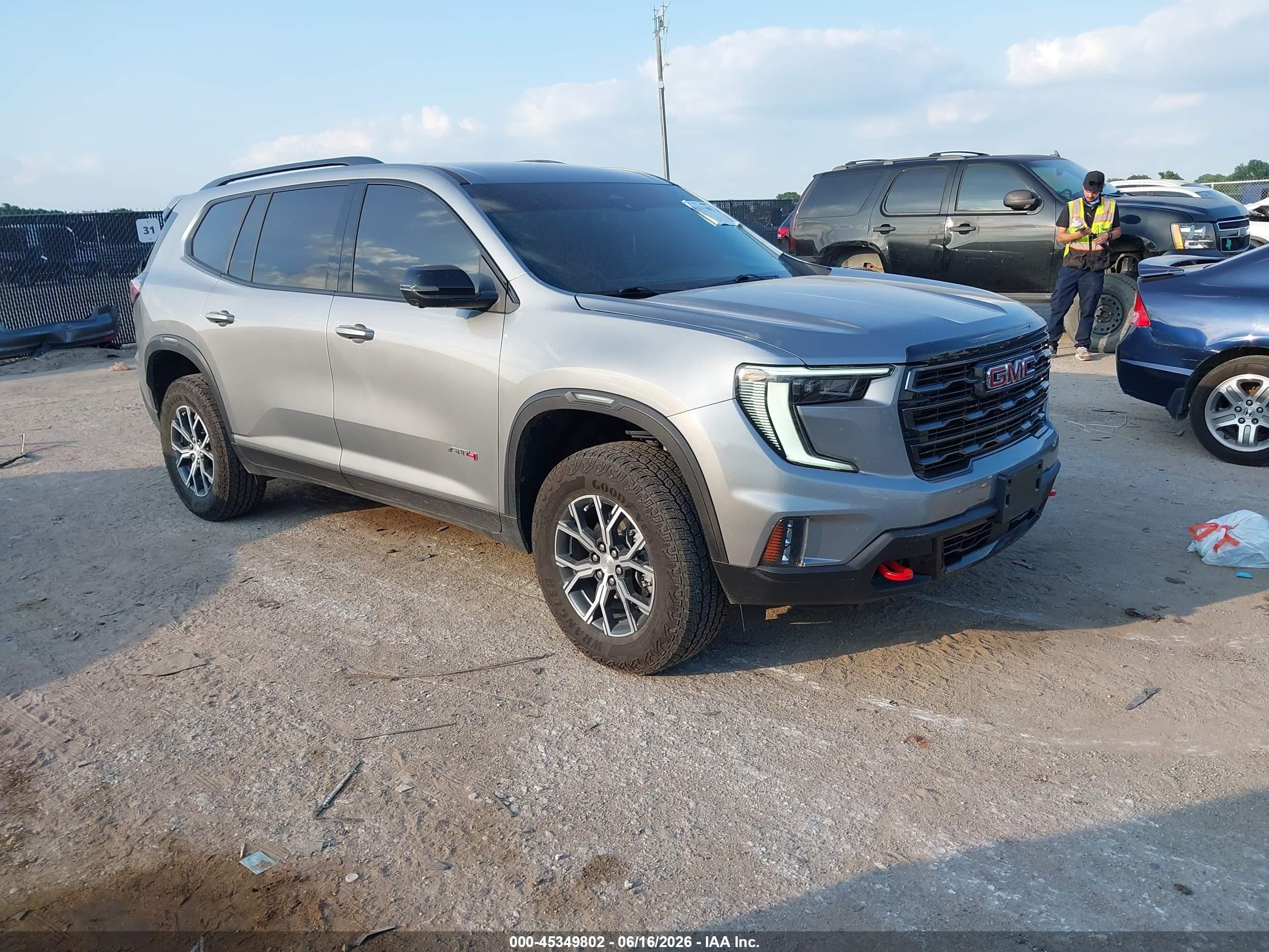 2025 GMC Acadia AWD AT4, VIN 1GKENPRS3SJ144194 — Зад