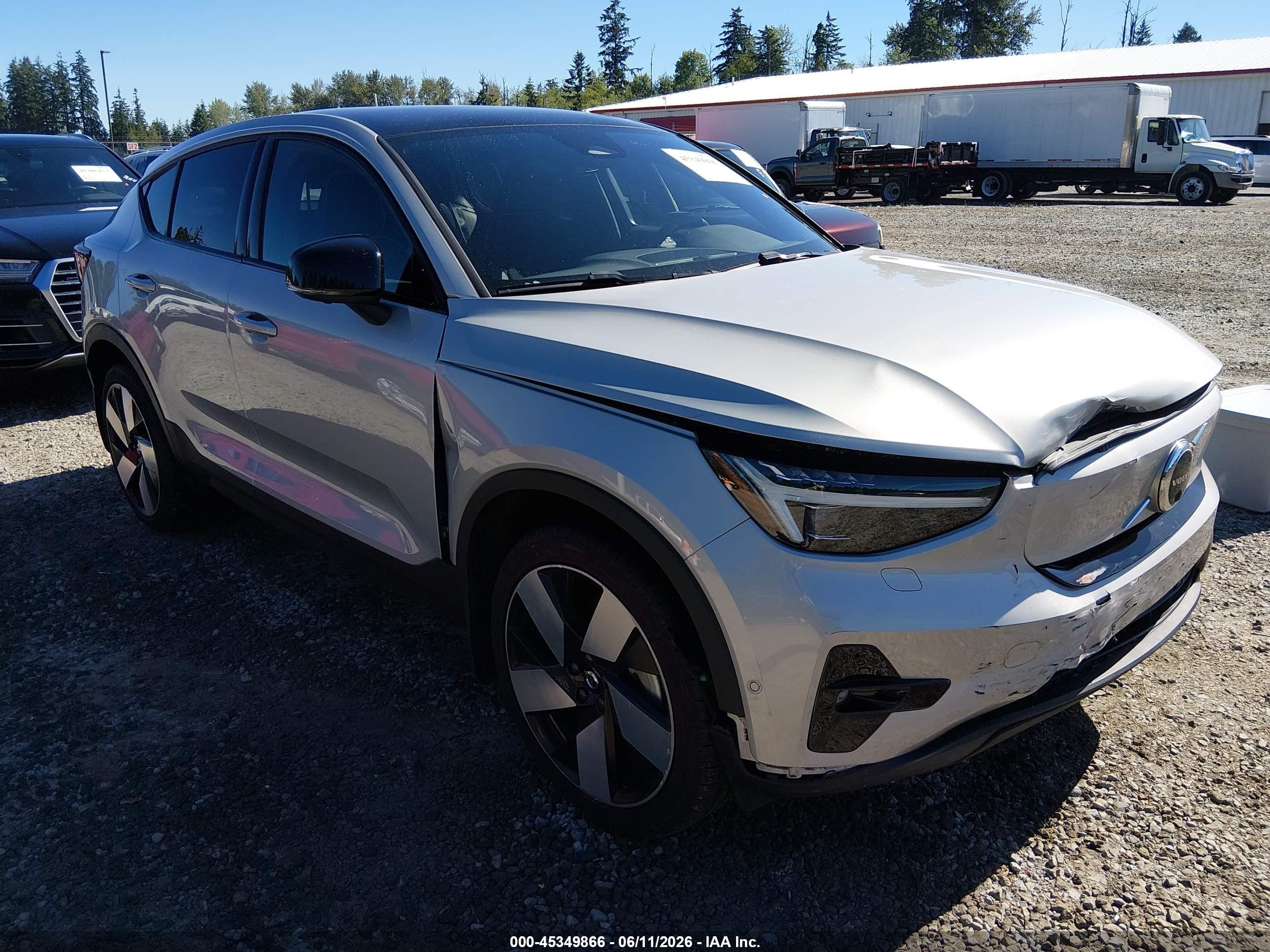 2023 Volvo C40 Ultimate, VIN YV4ED3GM5P2045581 — Front end