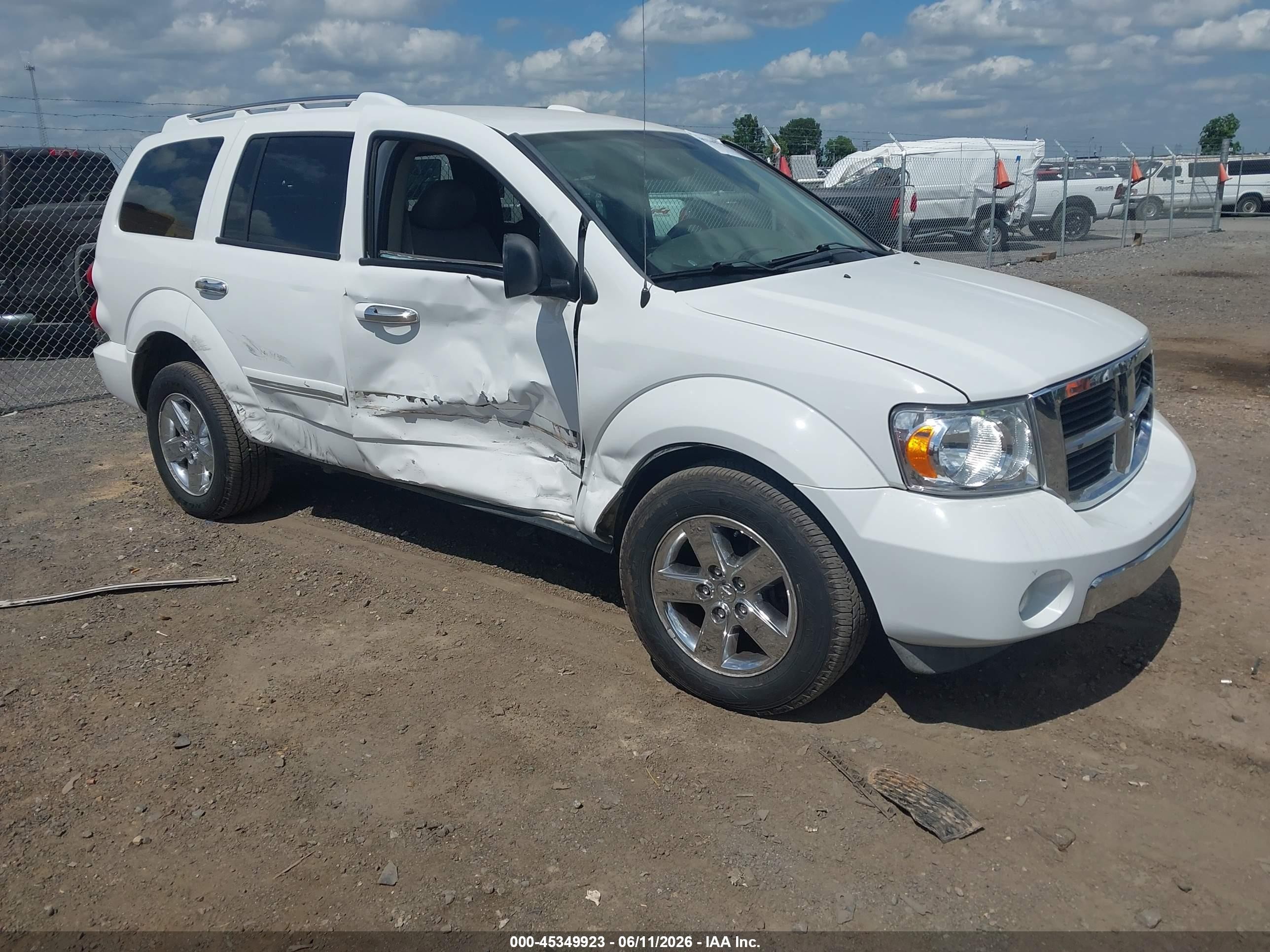 2008 Dodge Durango Limited, VIN 1D8HB58N08F128663 — Side