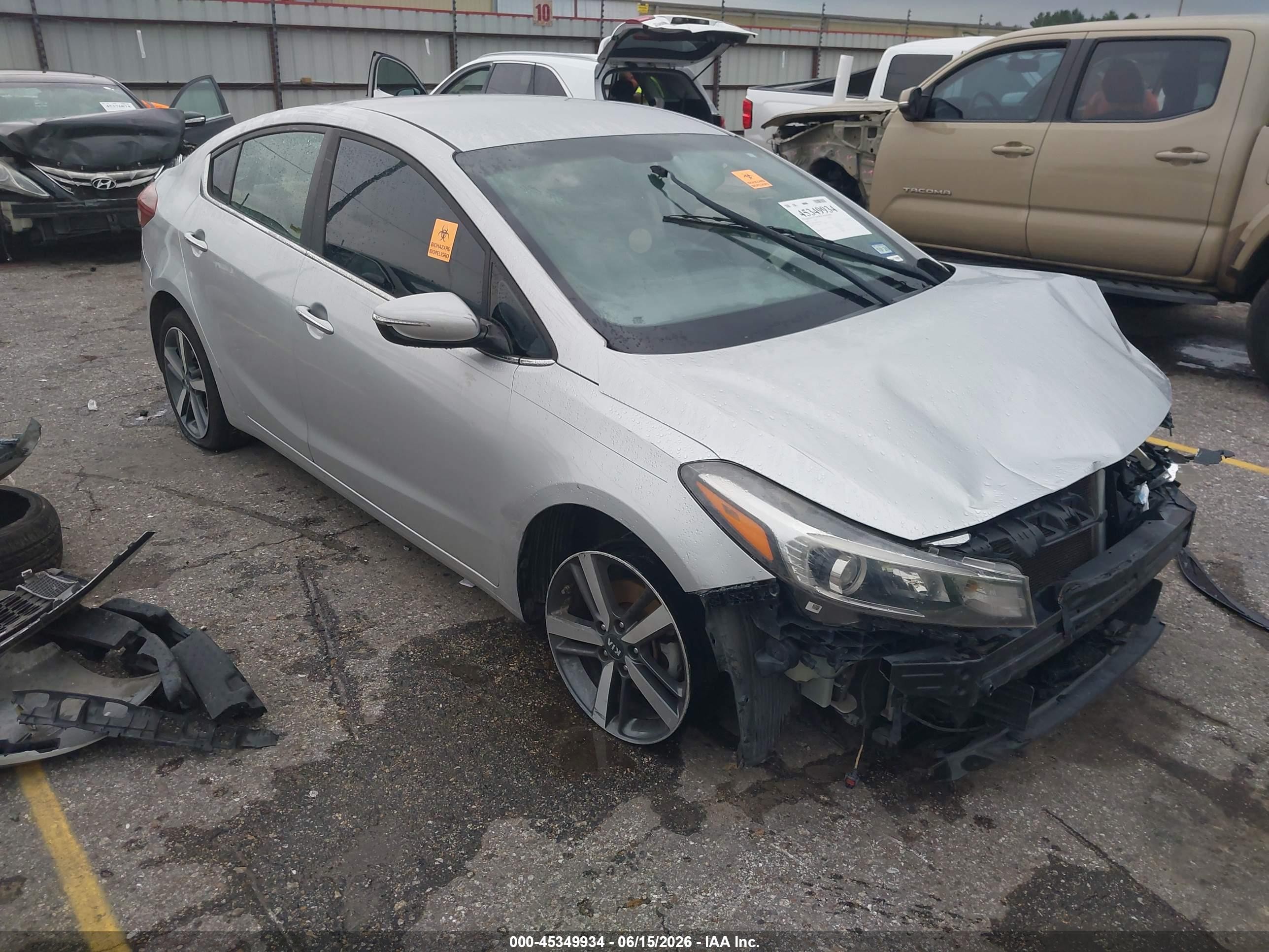 2017 Kia Forte EX, VIN 3KPFL4A88HE104798 — Front end