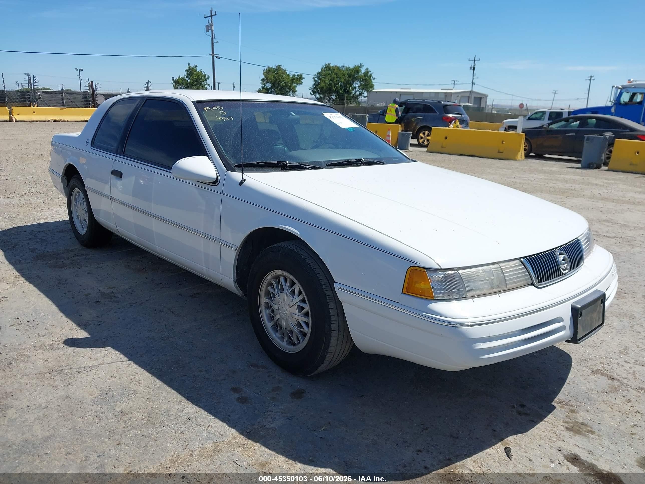 1993 Mercury Cougar, VIN 1MEPM6242PH670777 — Зад