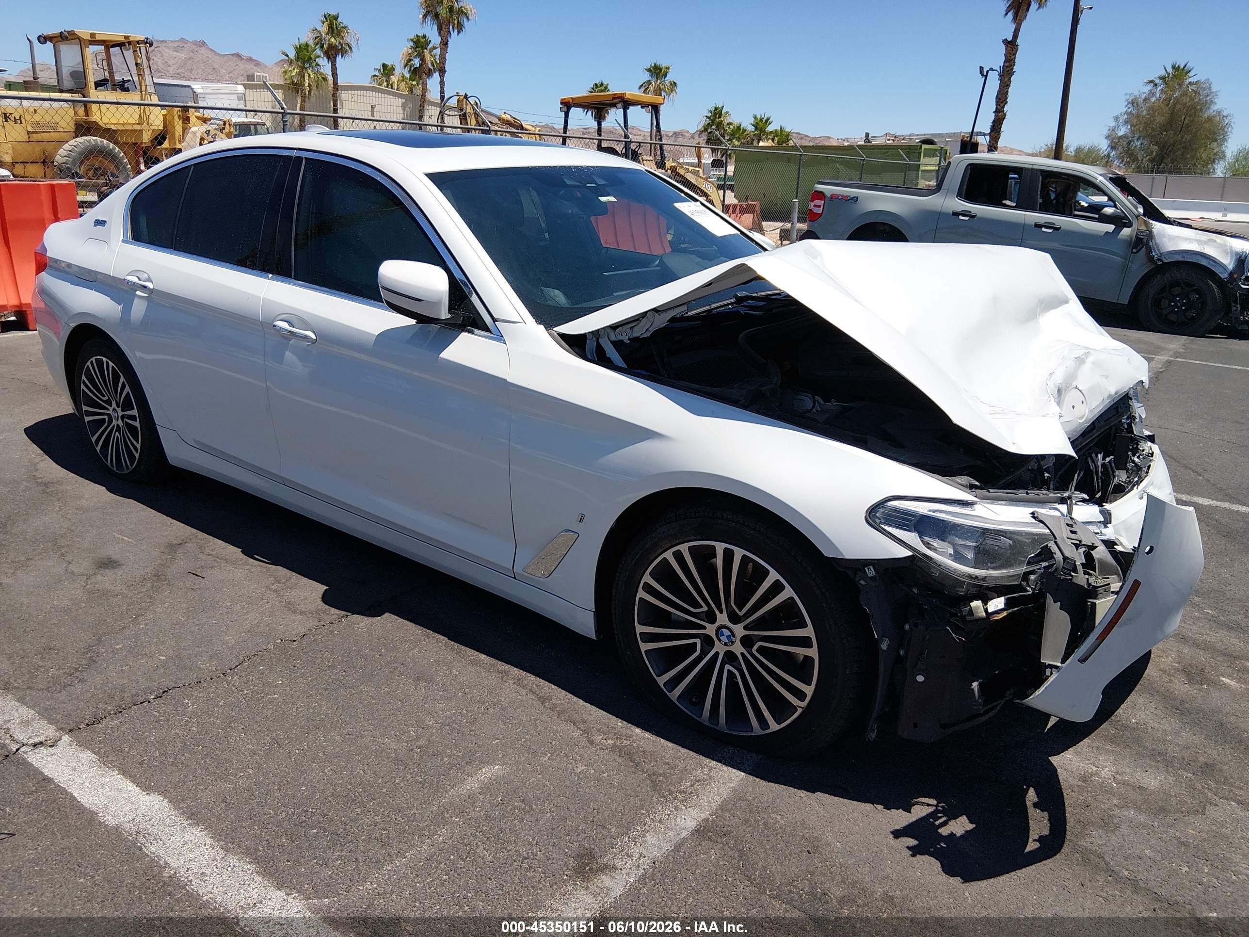 2018 BMW 5 Series 530e, VIN WBAJA9C59JB251874 — Front end