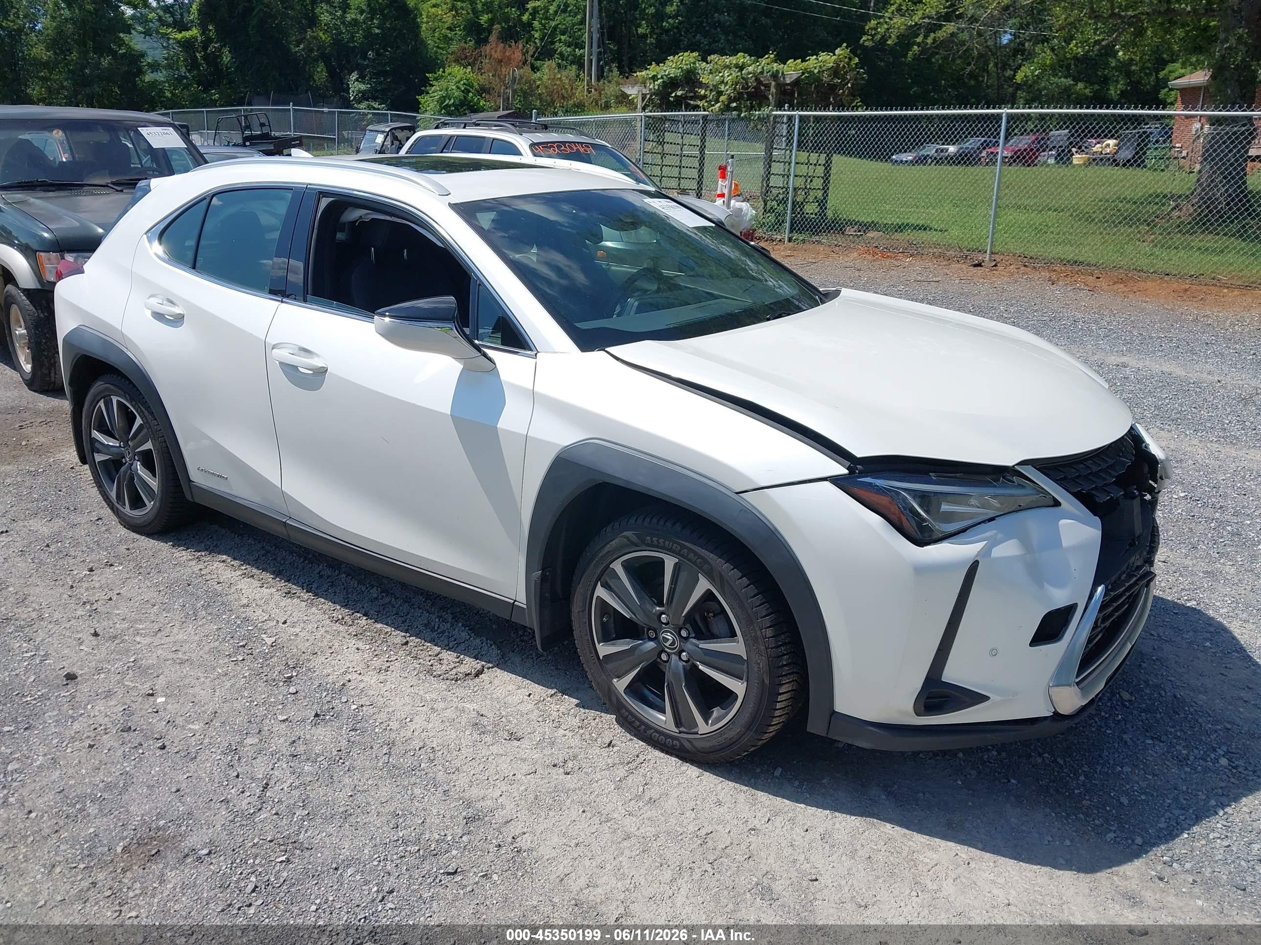 2020 Lexus UX 250h, VIN JTHP9JBH7L2021402 — Front end