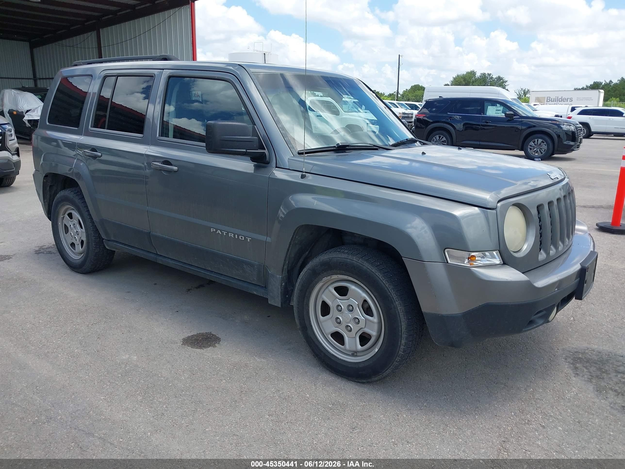 2012 Jeep Patriot Sport, VIN 1C4NJPBB1CD540495 — Front end