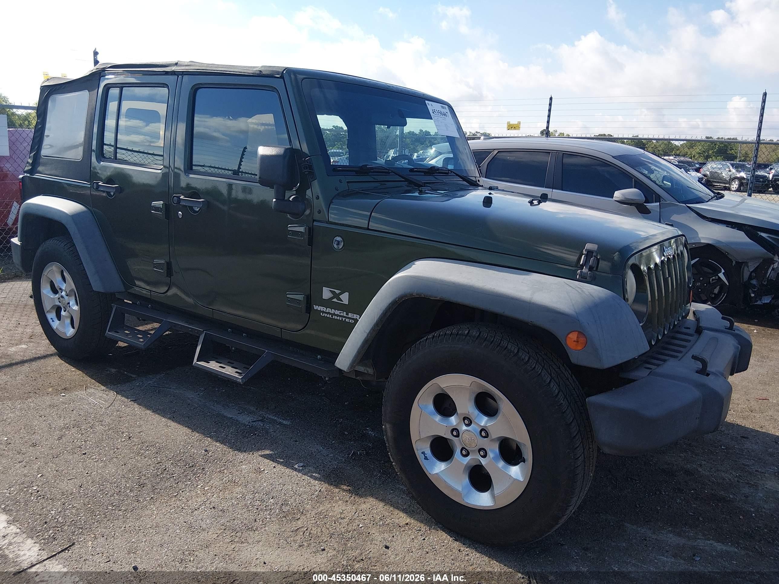 2008 Jeep Wrangler Unlimited X, VIN 1J4GB39148L651190 — Front end