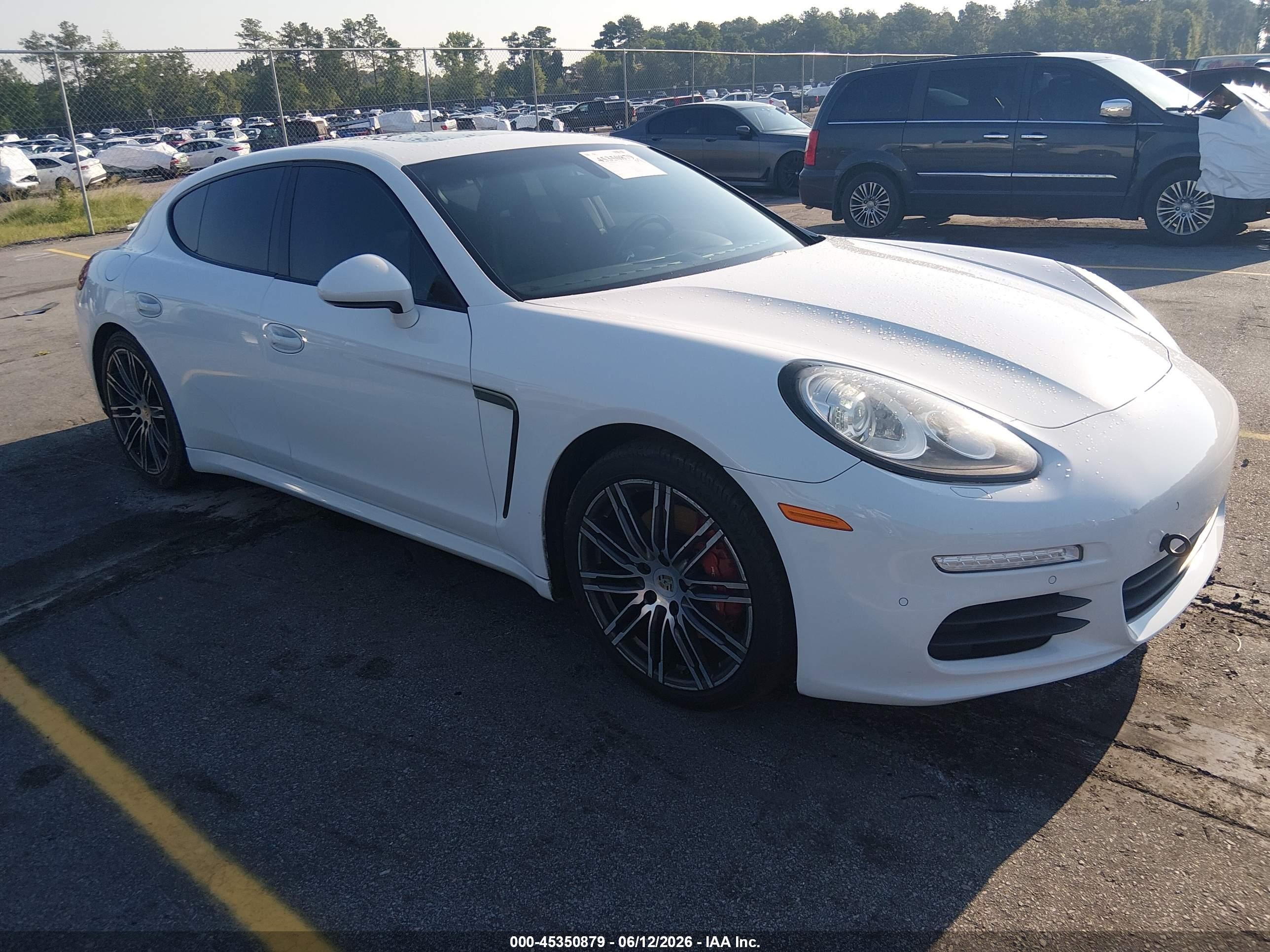 2015 Porsche Panamera 4S, VIN WP0AB2A7XFL050675 — Rear end