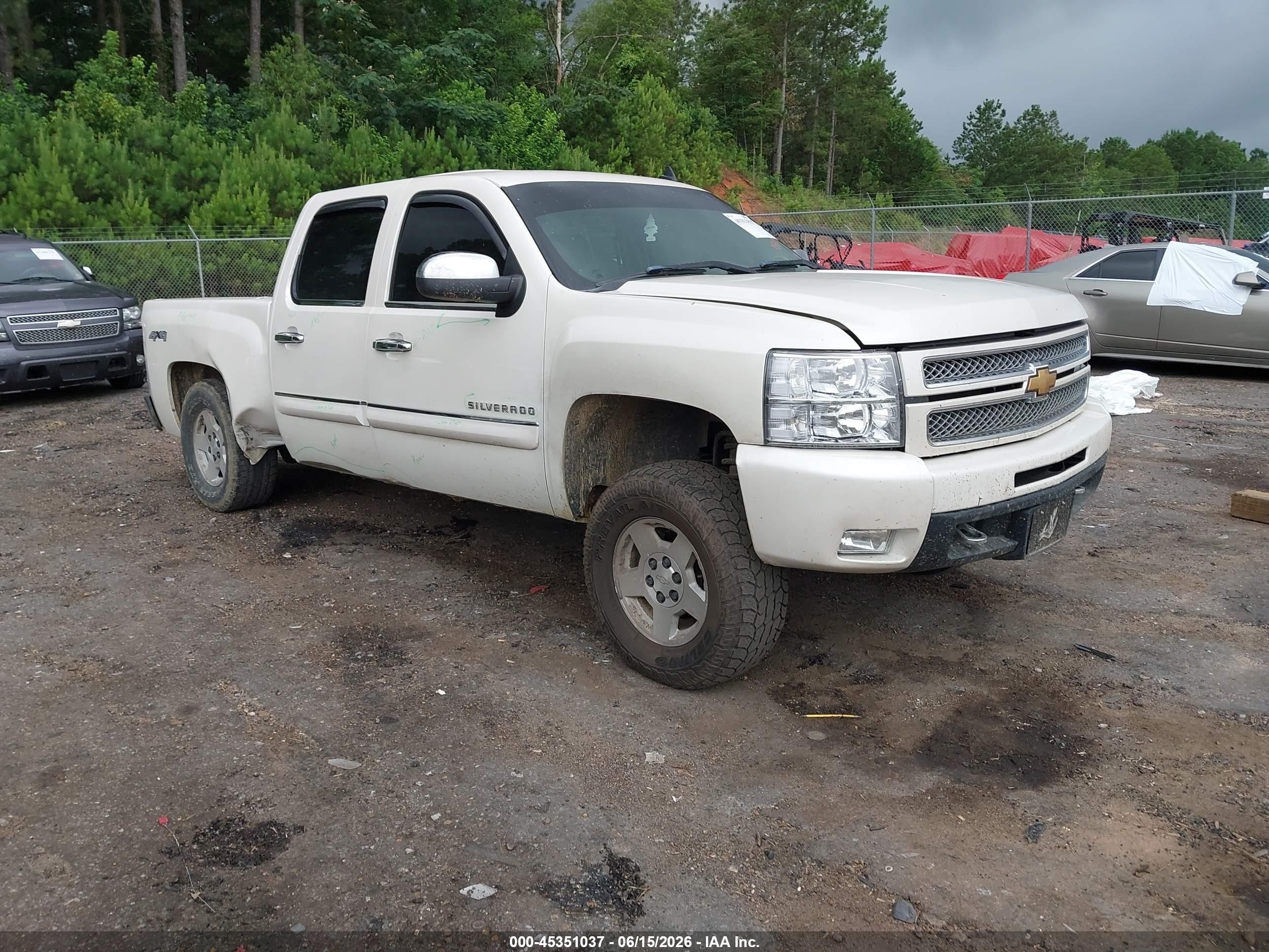 2013 Chevrolet Silverado 1500 LTZ, VIN 3GCPKTE77DG265077 — Rear end