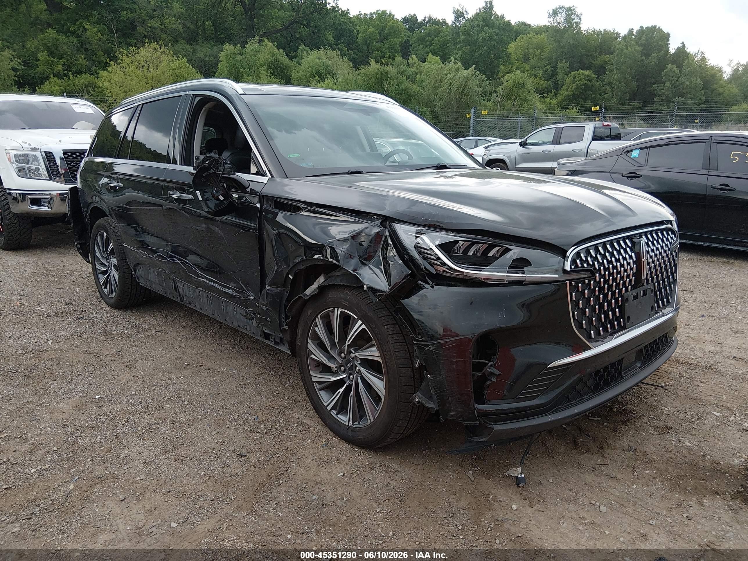 2025 Lincoln Aviator Livery, VIN 5LM5J0XC9SGL17362 — All over