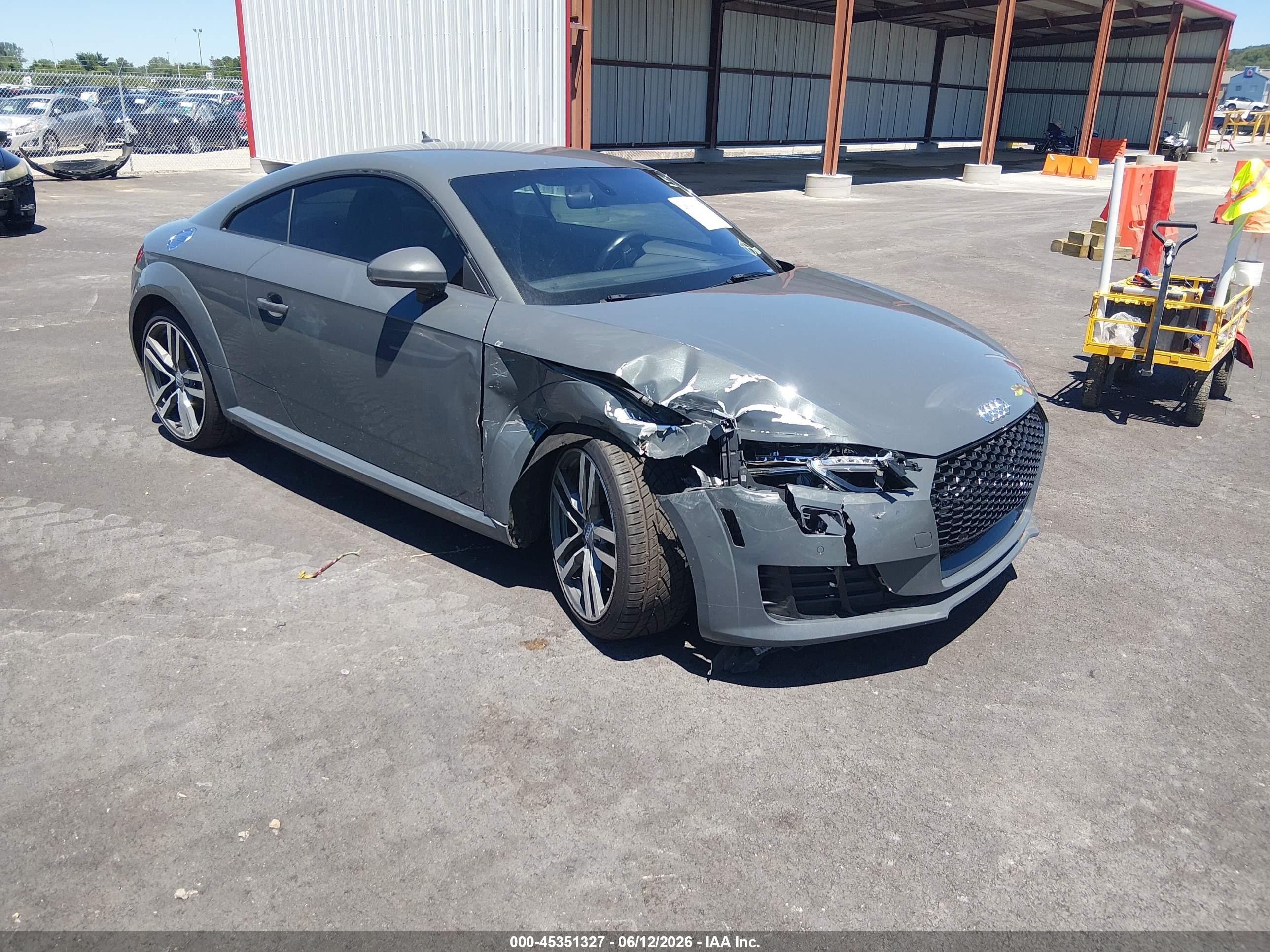 2016 Audi TT 2.0T, VIN TRUC5AFV9G1019275 — Перед