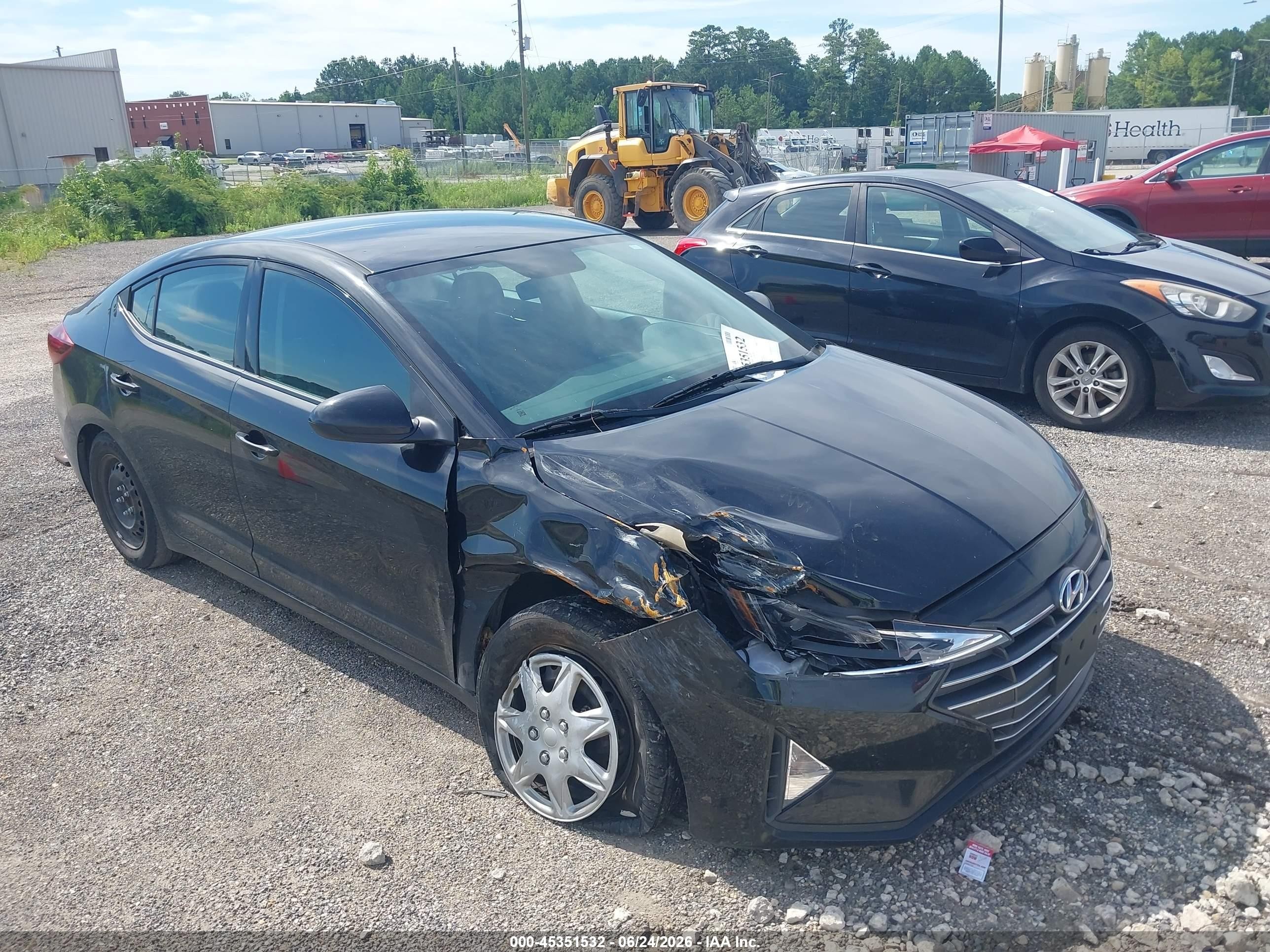 2019 Hyundai Elantra SE, VIN 5NPD74LF0KH435630 — Front end