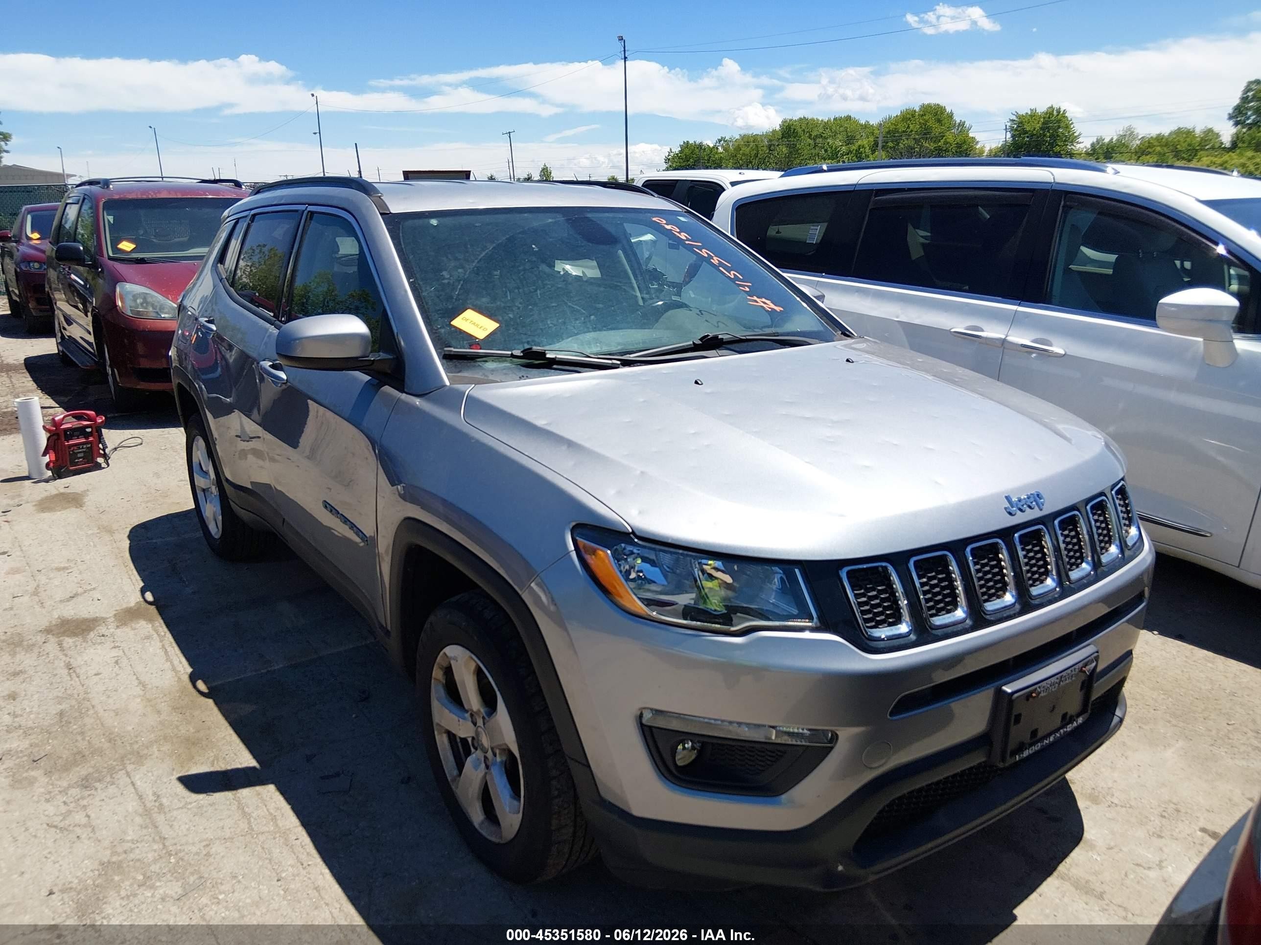 2018 Jeep Compass Latitude, VIN 3C4NJDBB6JT418379 — Град