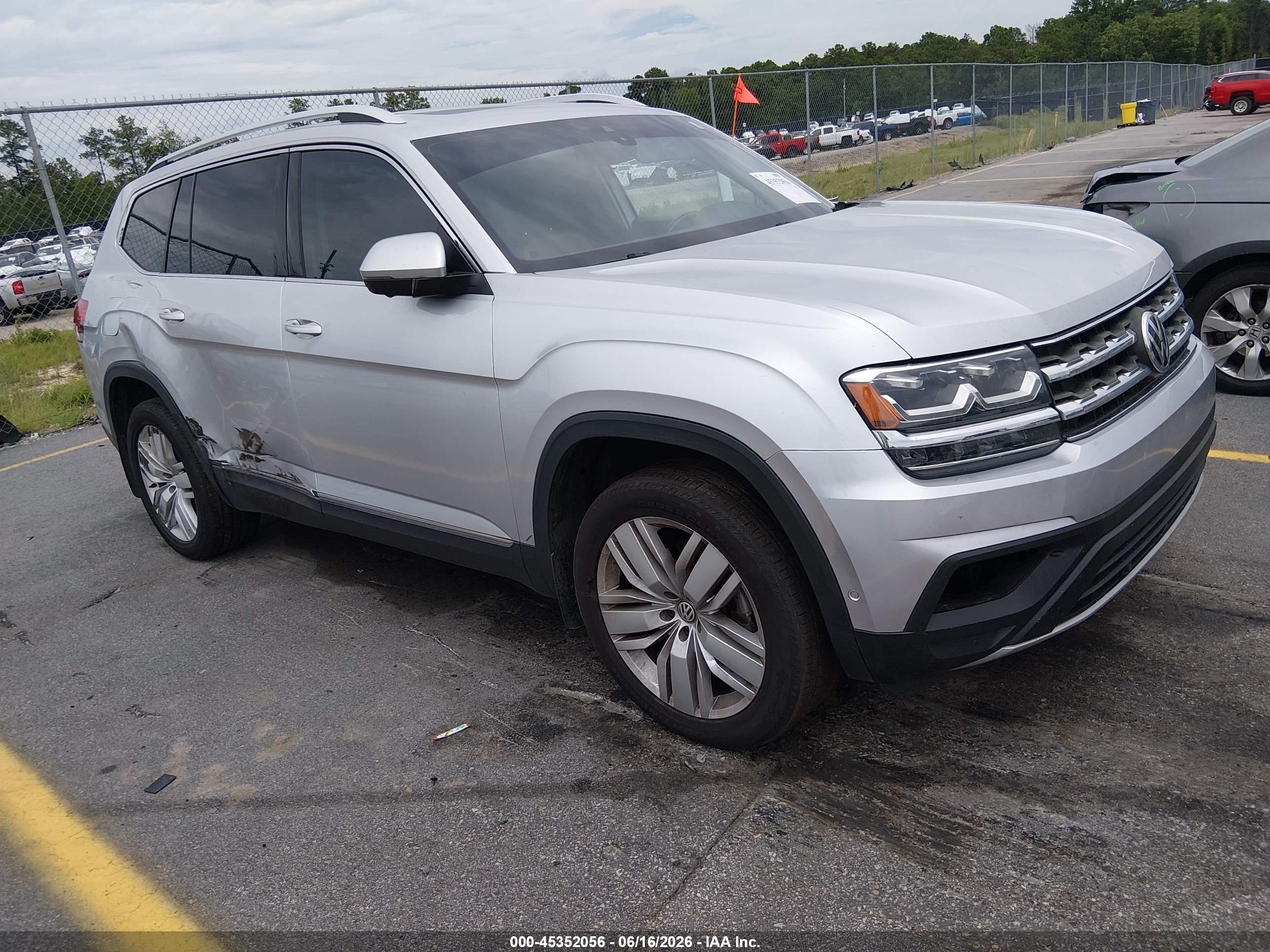 2018 Volkswagen Atlas SEL Premium, VIN 1V2NR2CA1JC585326 — Rear end