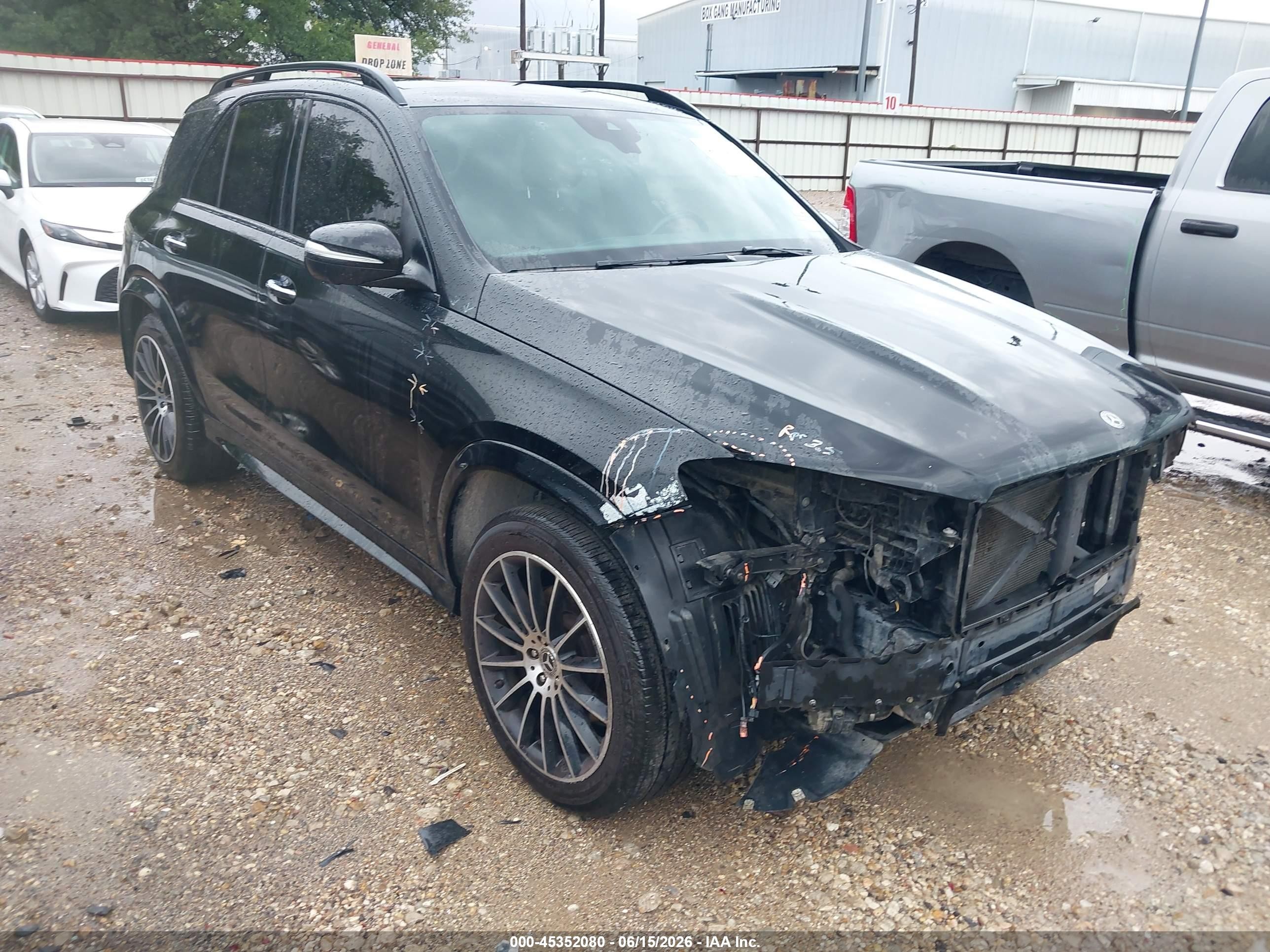 2020 Mercedes-Benz GLE 350, VIN 4JGFB4JB8LA115452 — Front end