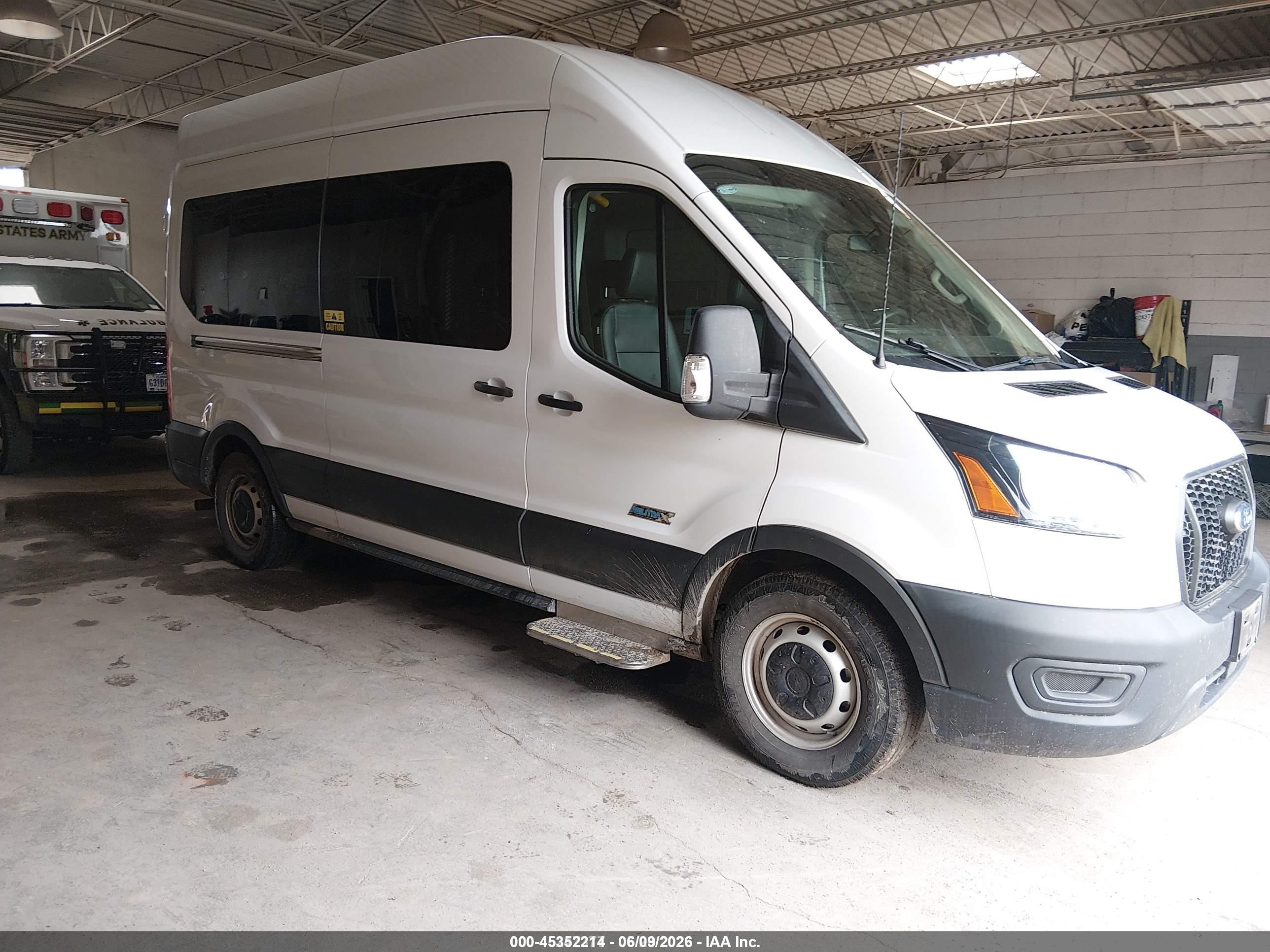 2023 Ford Transit Passenger XLT, VIN 1FBAX2X81PKA75199 — Normal wear