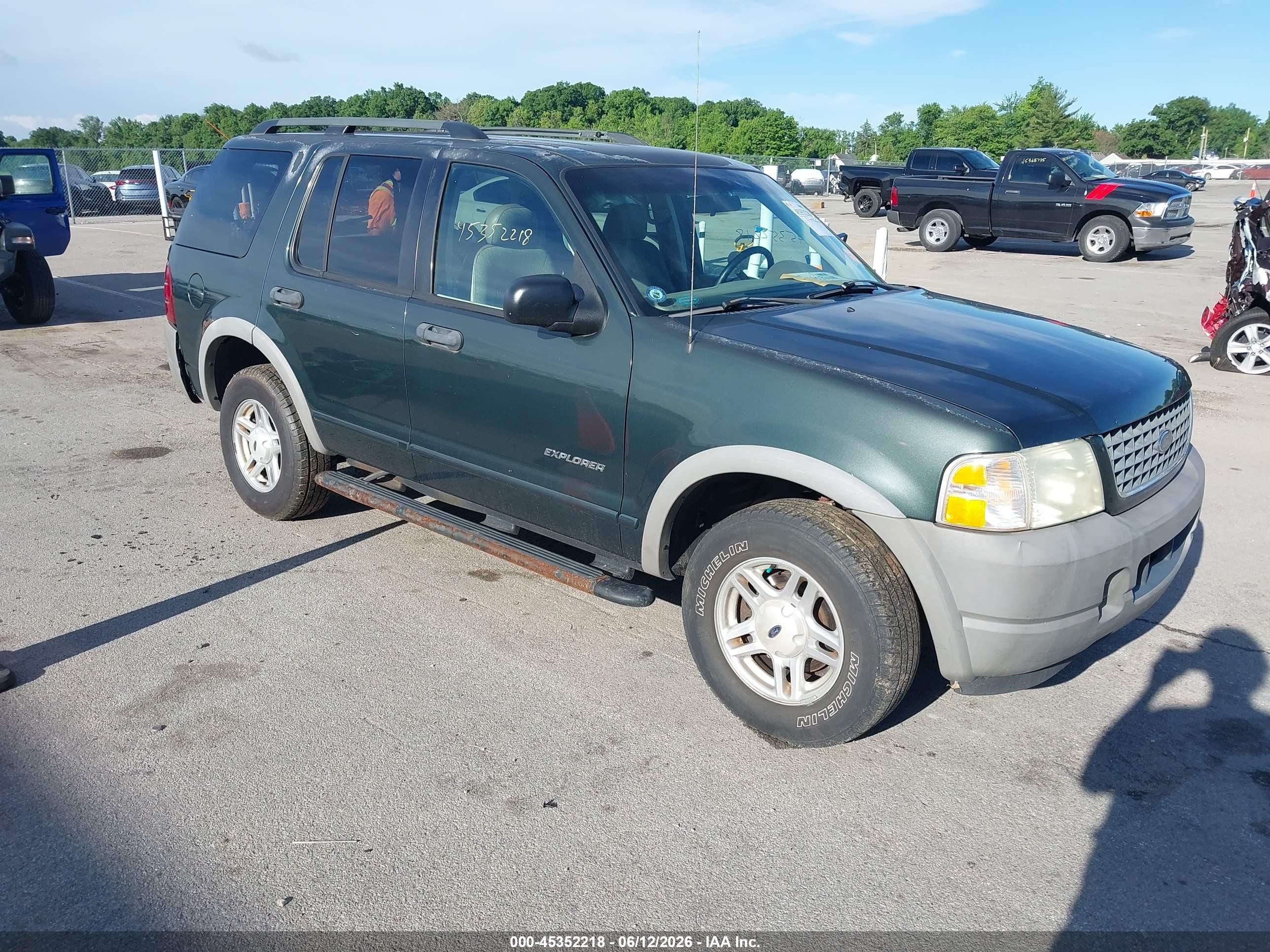 2002 Ford Explorer XLS, VIN 1FMZU72E42ZC41079 — Rear end
