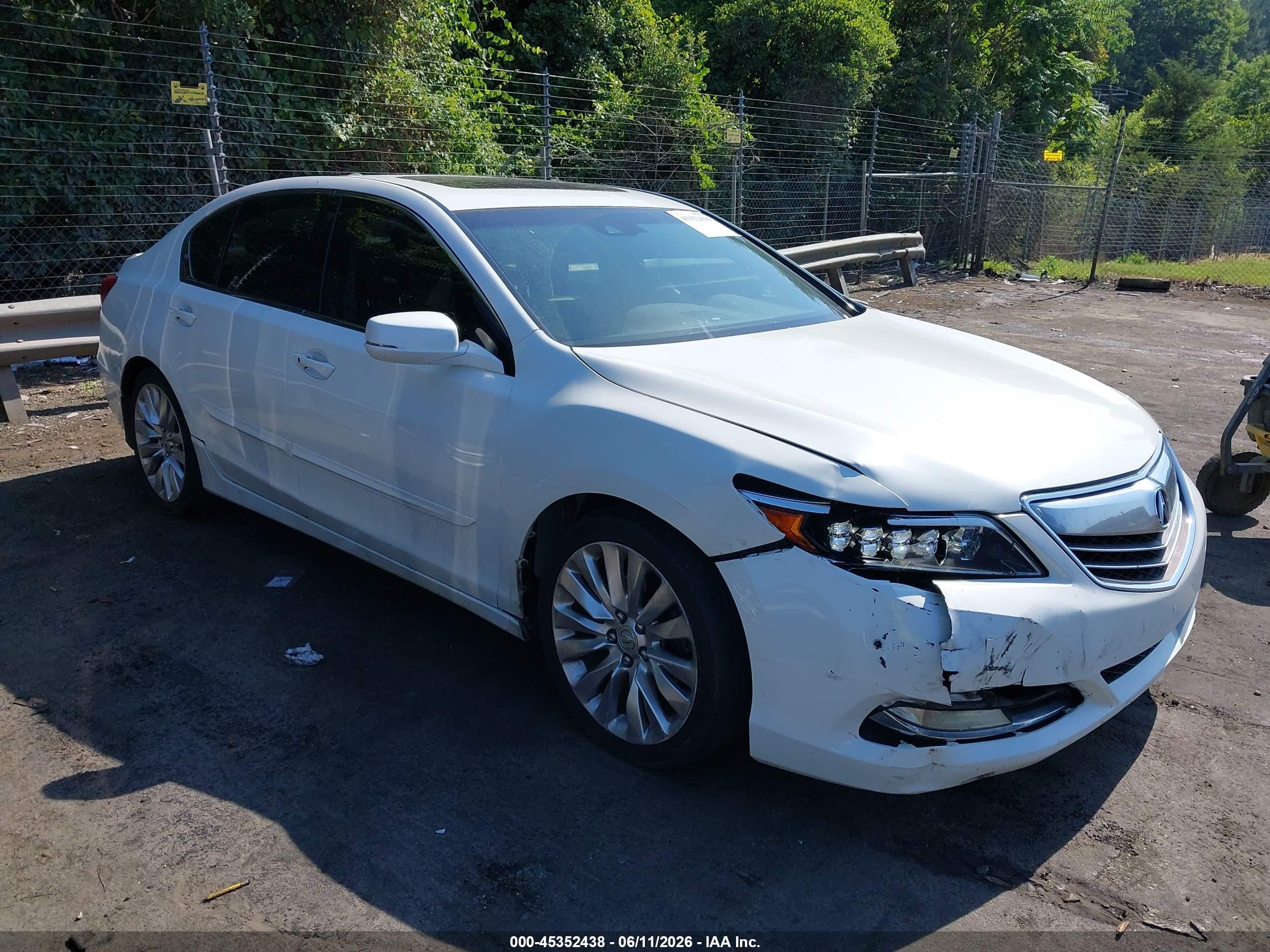 2014 Acura RLX, VIN JH4KC1F35EC002404 — Front end