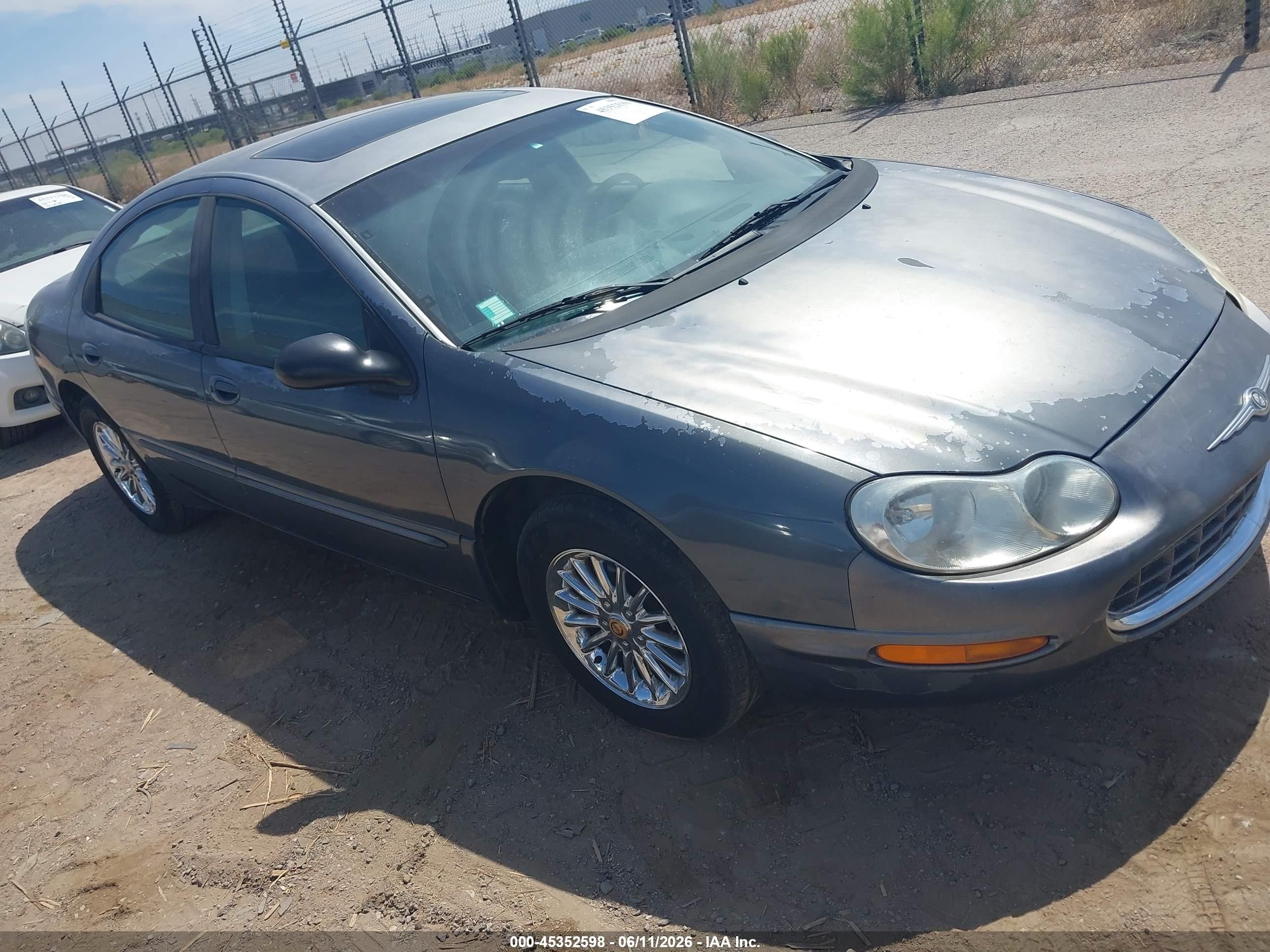 2000 Chrysler Concorde LXi, VIN 2C3HD36J1YH167634 — Normal wear