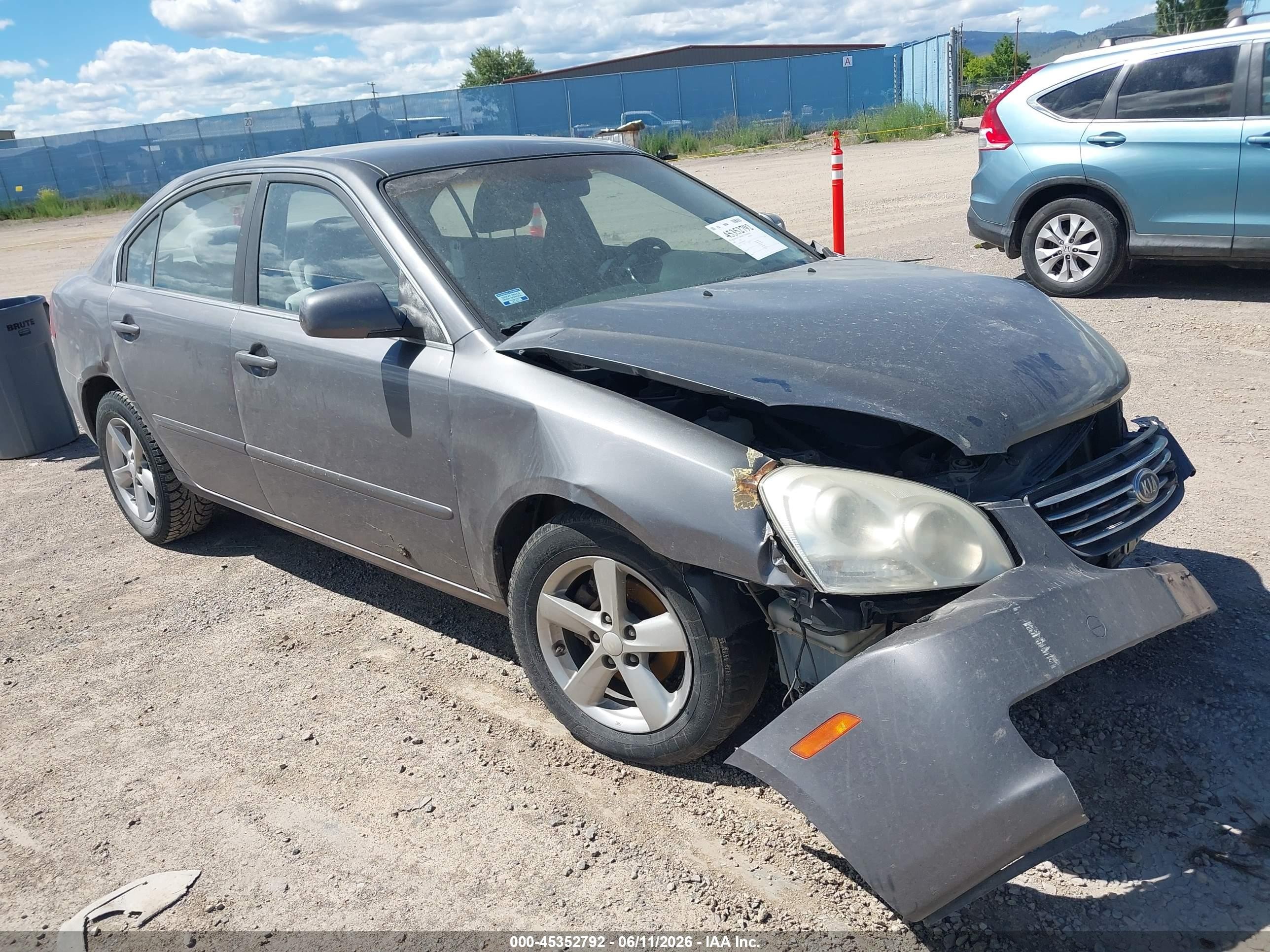 2006 Kia Optima LX, VIN KNAGE124465065769 — Перед