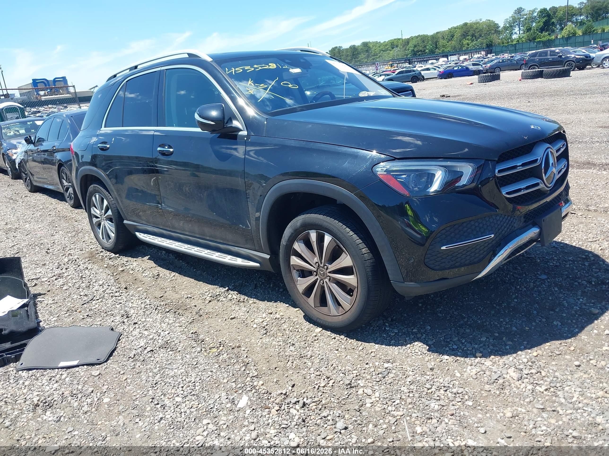 2020 Mercedes-Benz GLE 350, VIN 4JGFB4KB1LA152423 — Front end