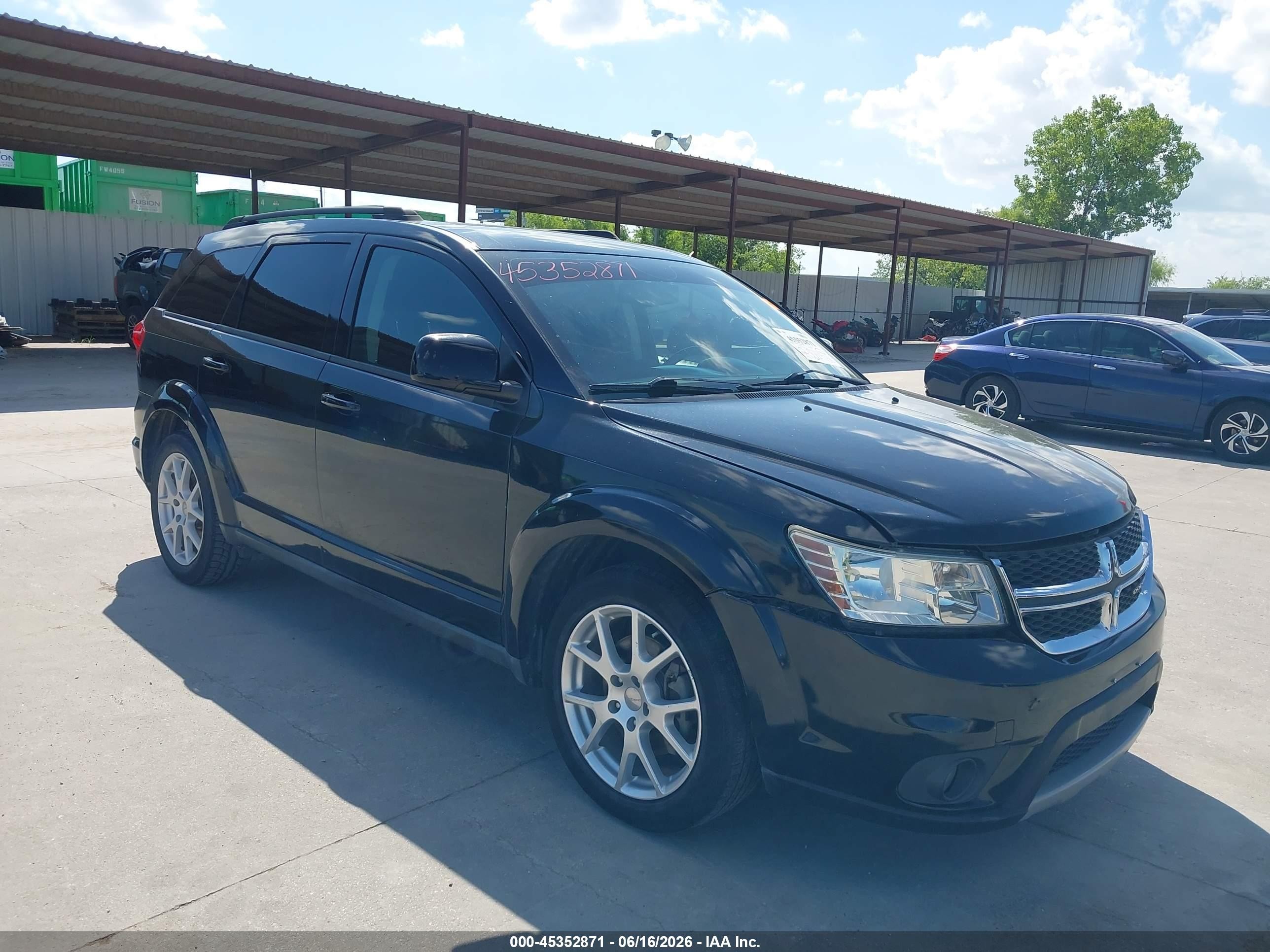2014 Dodge Journey SXT, VIN 3C4PDCBG6ET122659 — Front end