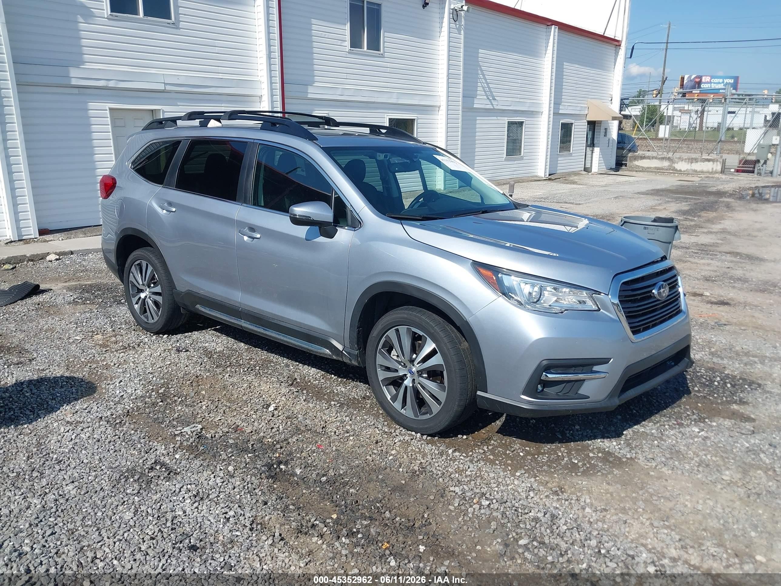2022 Subaru Ascent Limited, VIN 4S4WMAPDXN3446820 — Front end