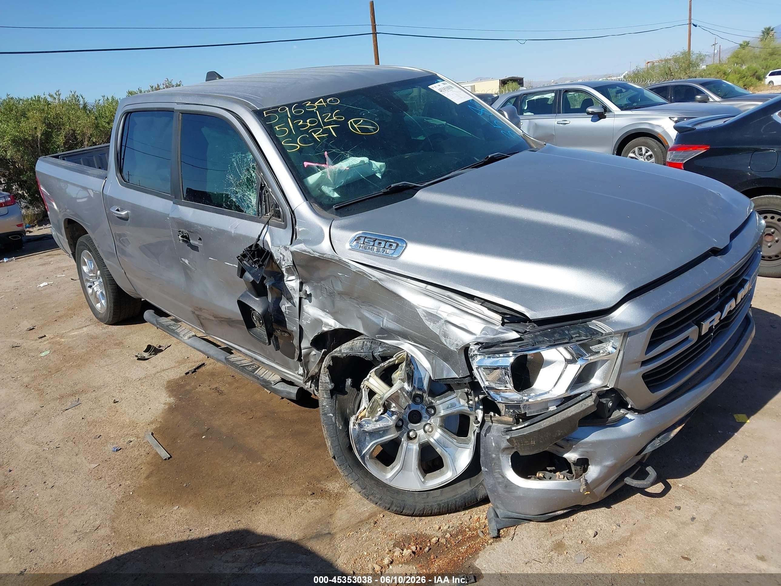 2020 Ram 1500 Big Horn, VIN 1C6SRFFT8LN358223 — Front end
