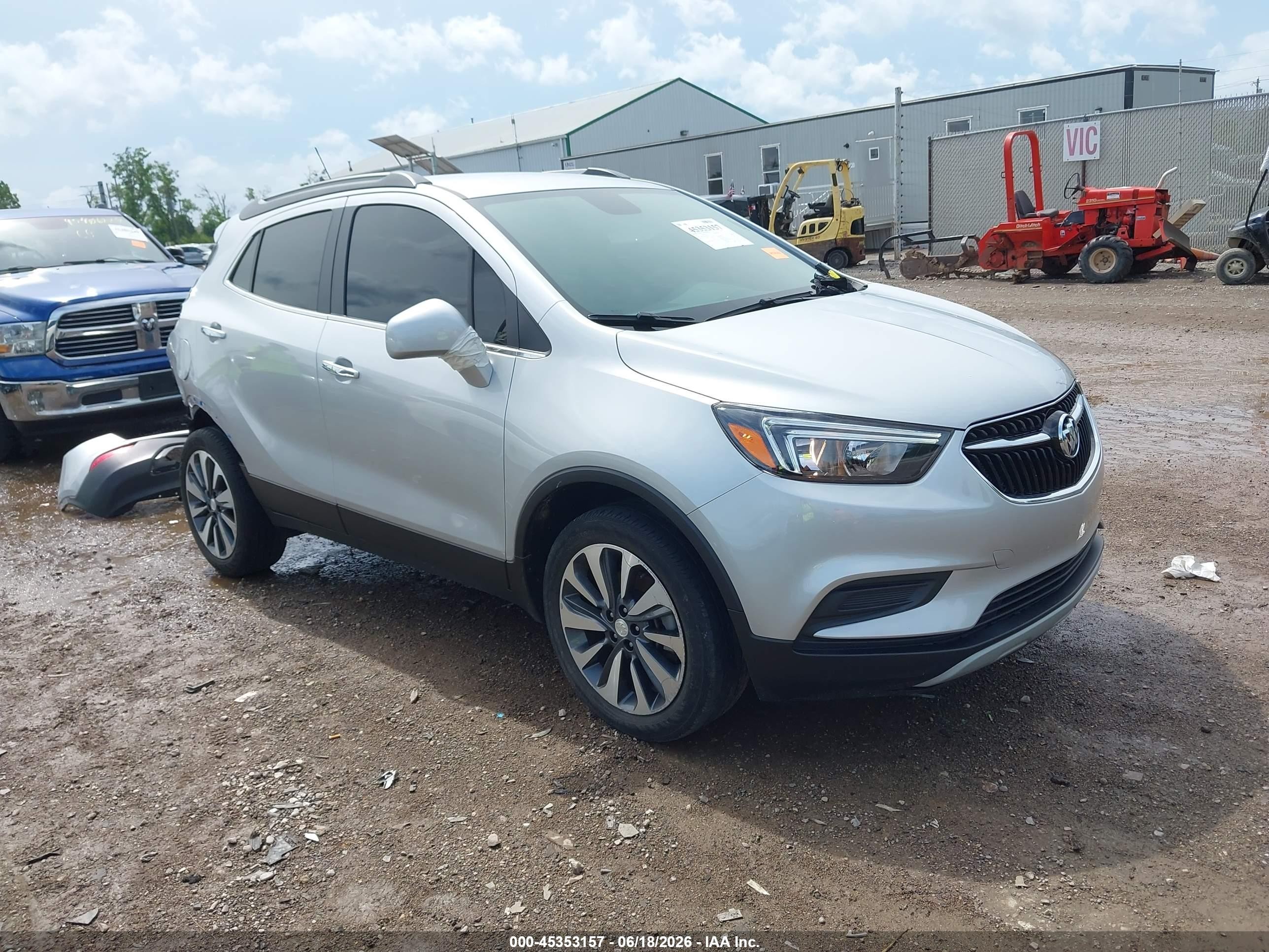 2022 Buick Encore Preferred, VIN KL4CJESM4NB555160 — Зад