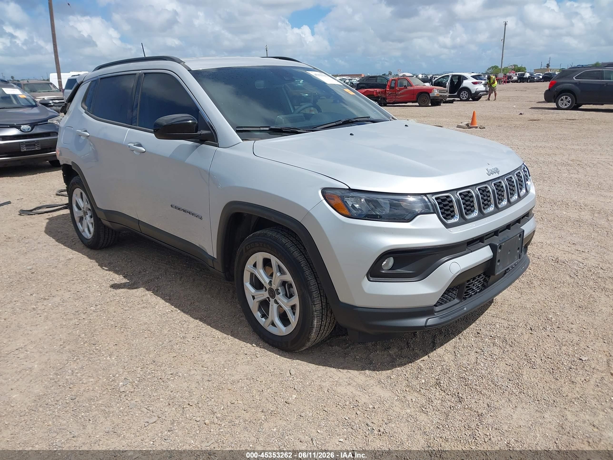 2025 Jeep Compass Latitude, VIN 3C4NJDBN5ST517173 — Rear end