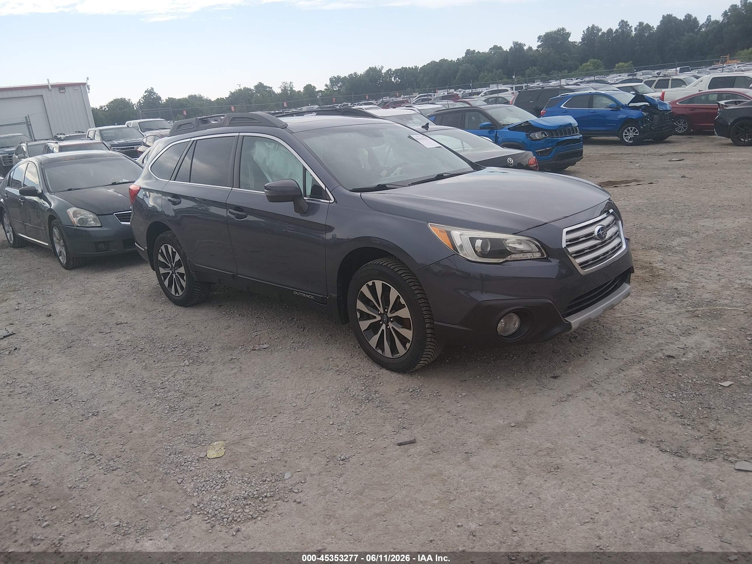 2016 Subaru Outback Limited, VIN 4S4BSBNCXG3255499 — Front end